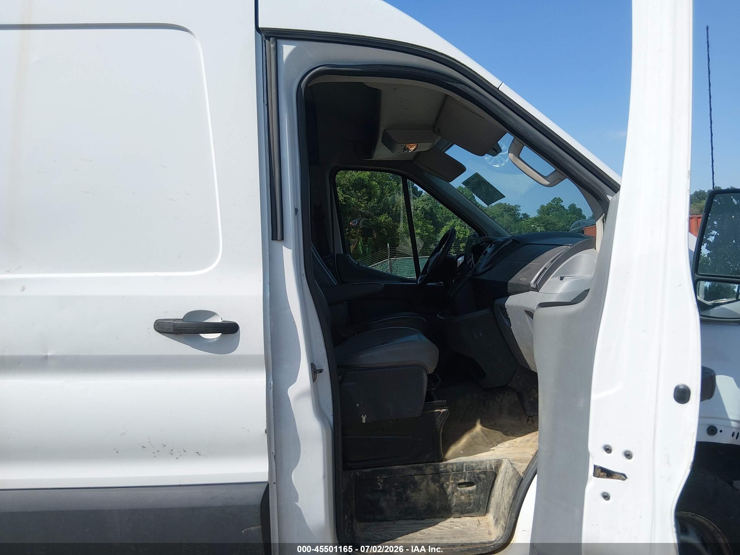 2015 Ford Transit-250   White vin: 1FTNR2CM0FKA57883