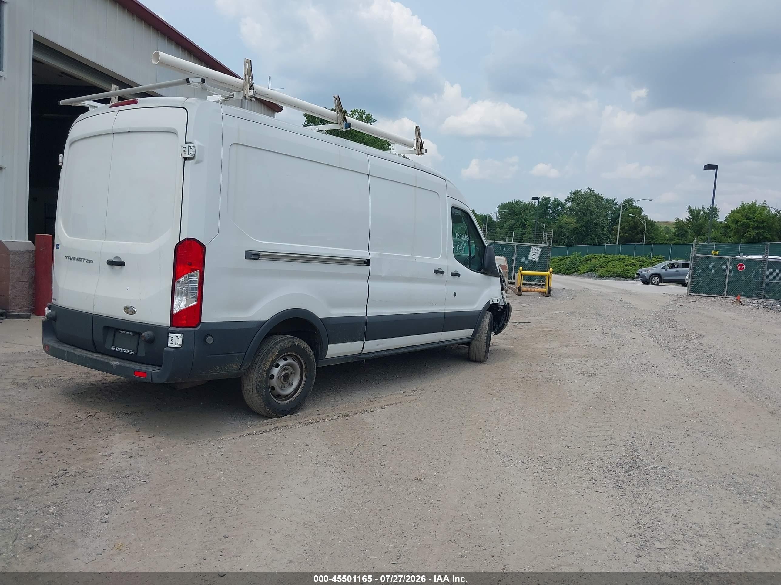 2015 Ford Transit-250   White vin: 1FTNR2CM0FKA57883
