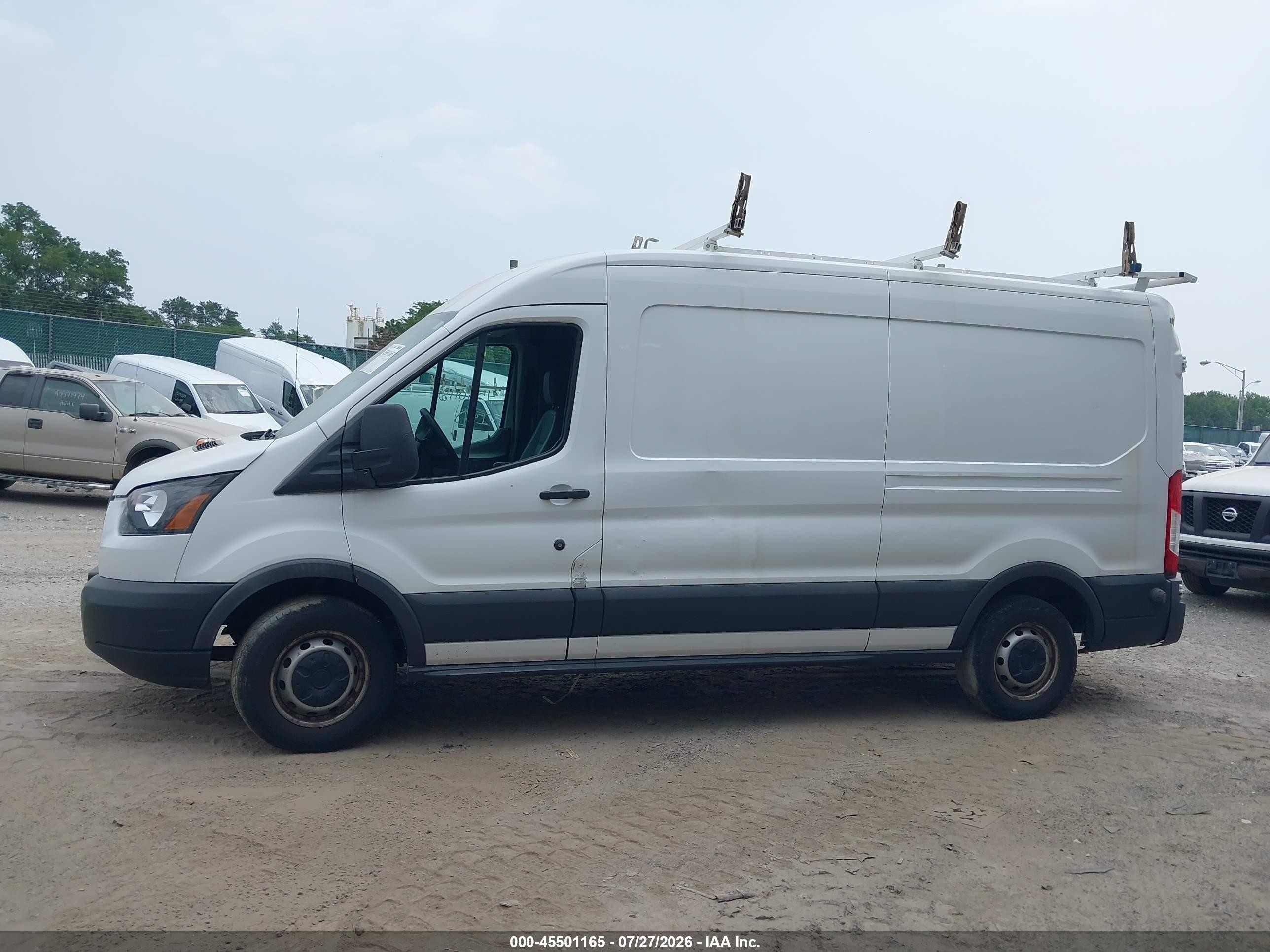 2015 Ford Transit-250   White vin: 1FTNR2CM0FKA57883