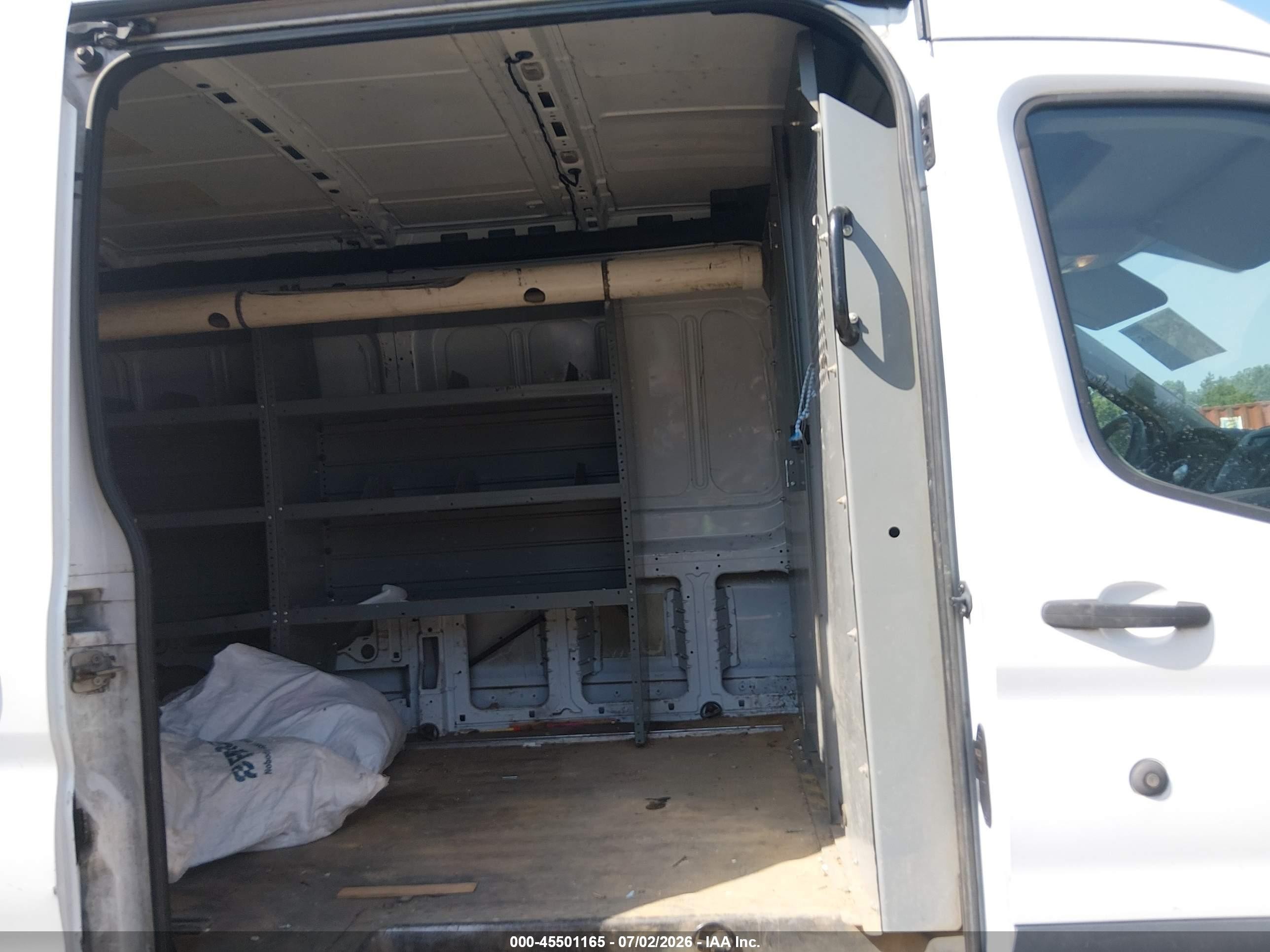 2015 Ford Transit-250   White vin: 1FTNR2CM0FKA57883