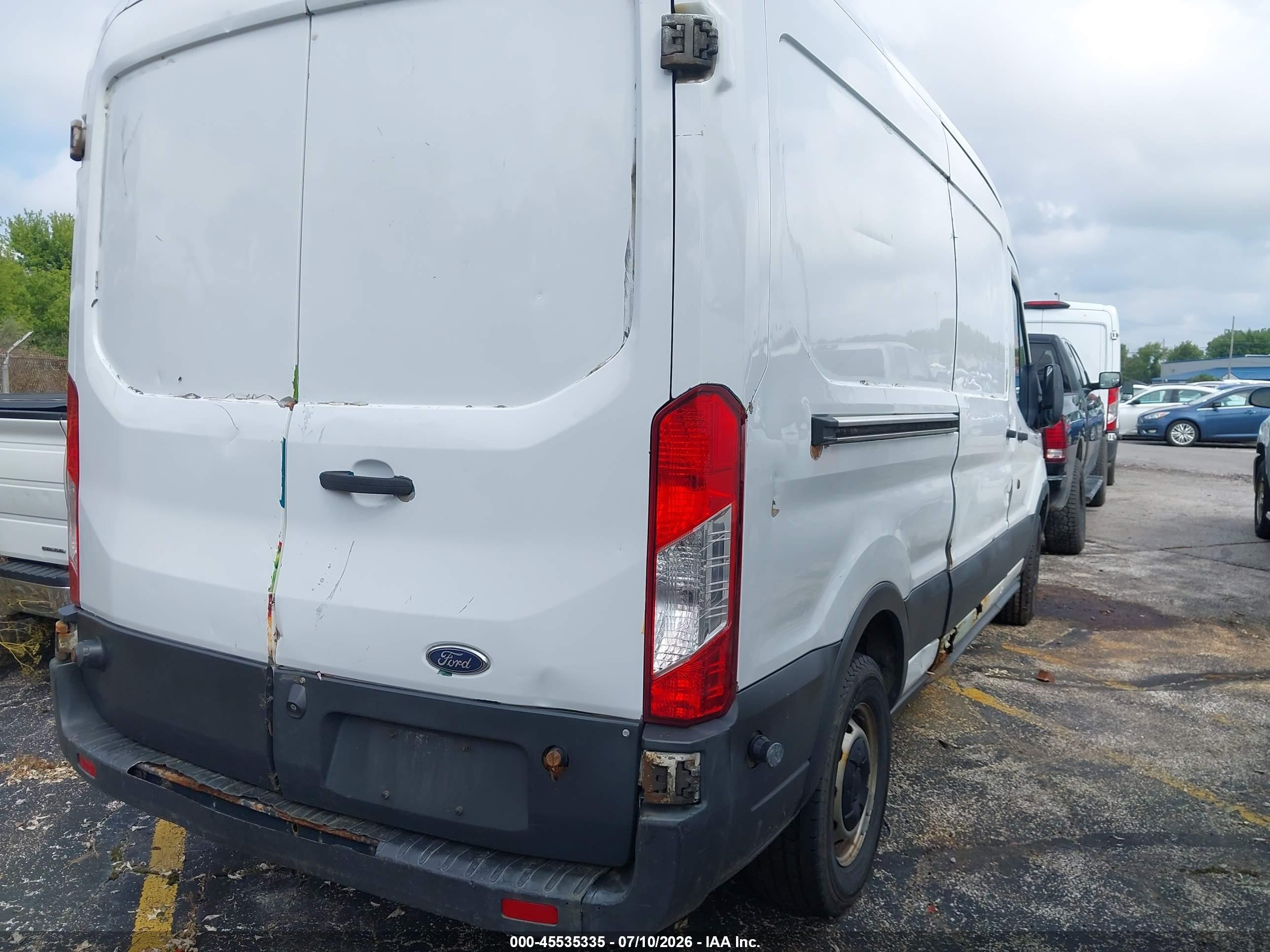 2015 Ford Transit-250   White vin: 1FTNR2CM0FKB10629