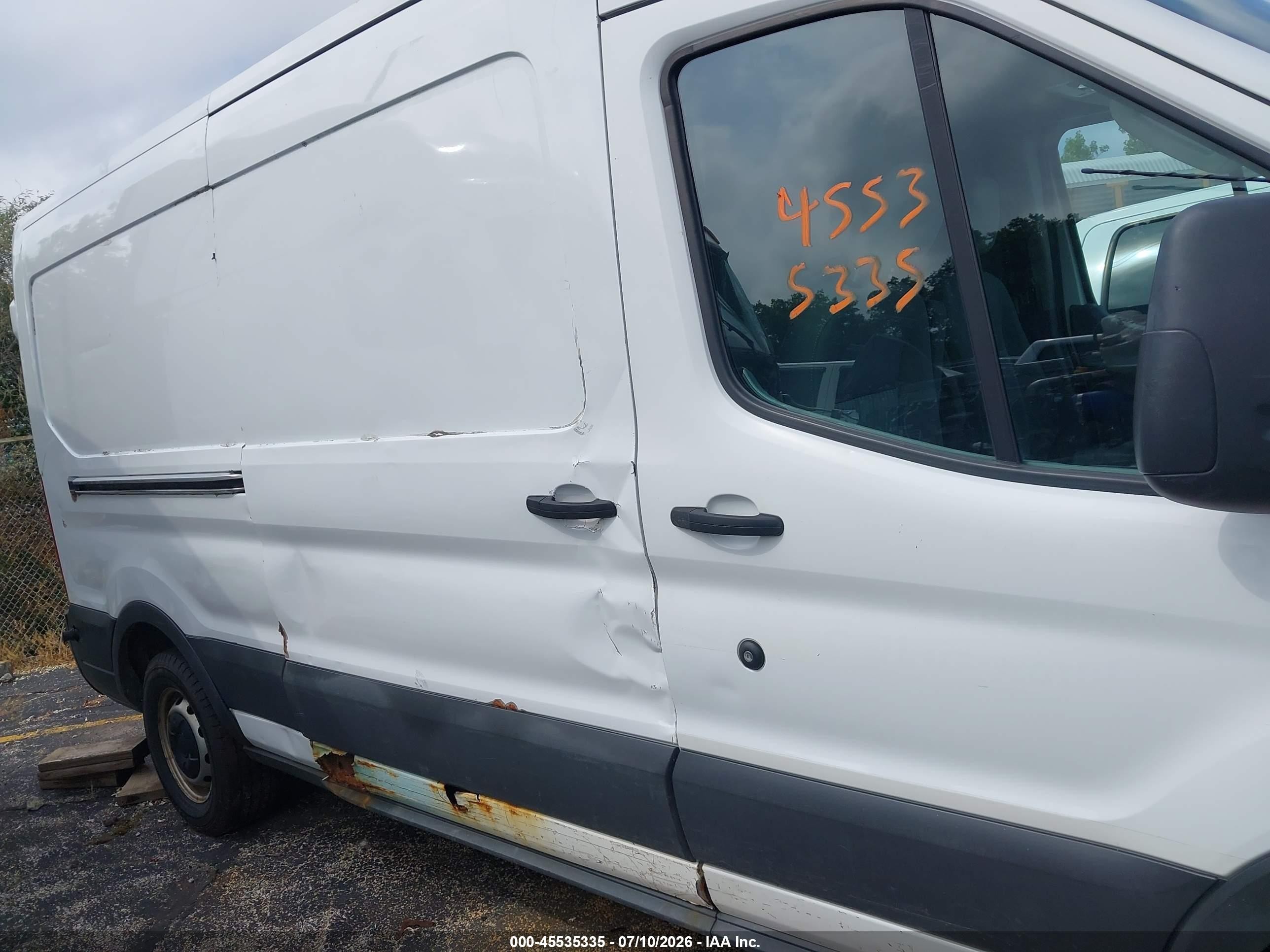 2015 Ford Transit-250   White vin: 1FTNR2CM0FKB10629