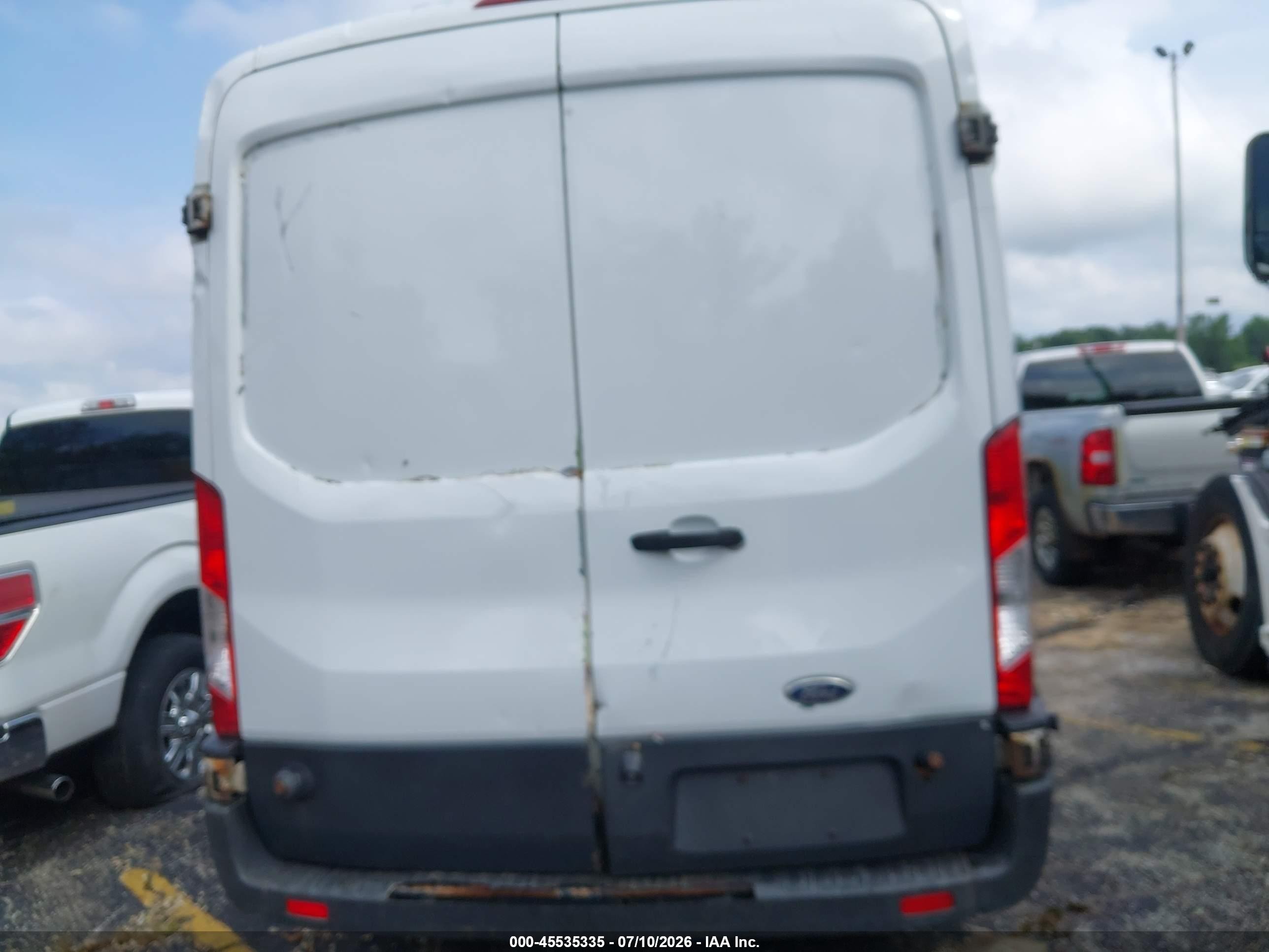 2015 Ford Transit-250   White vin: 1FTNR2CM0FKB10629