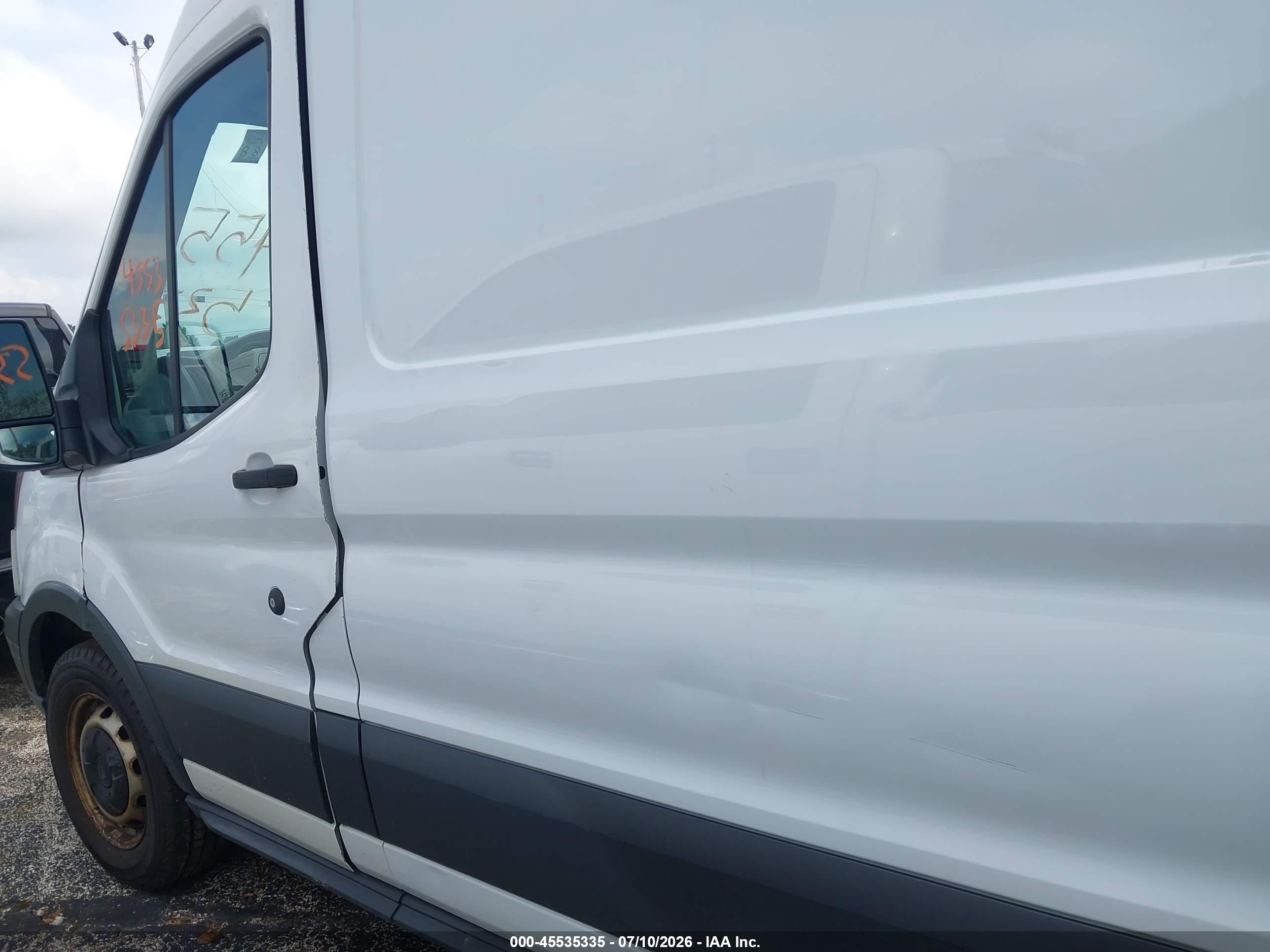 2015 Ford Transit-250   White vin: 1FTNR2CM0FKB10629