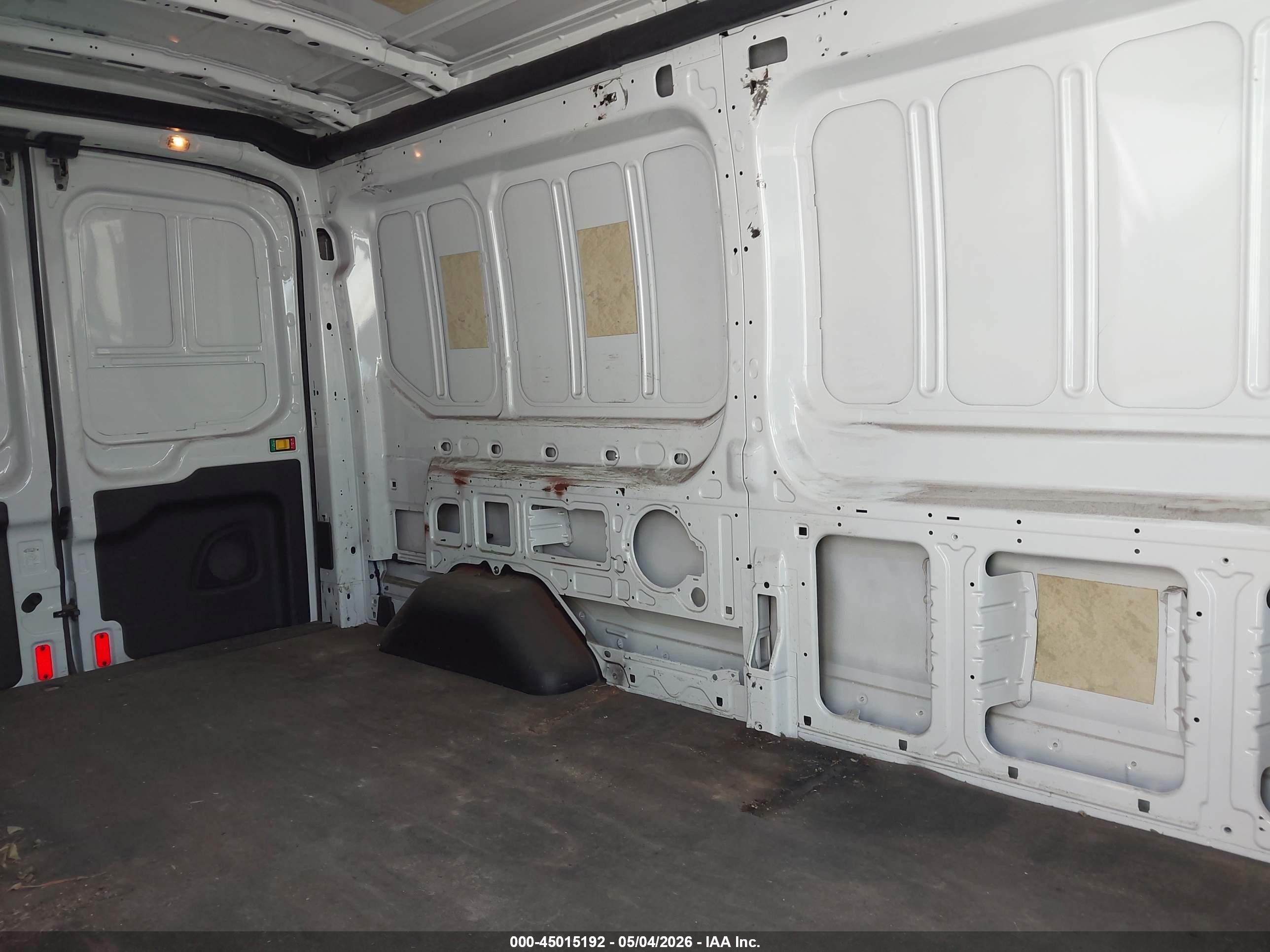 2015 Ford Transit-250   White vin: 1FTNR2CM1FKA58301