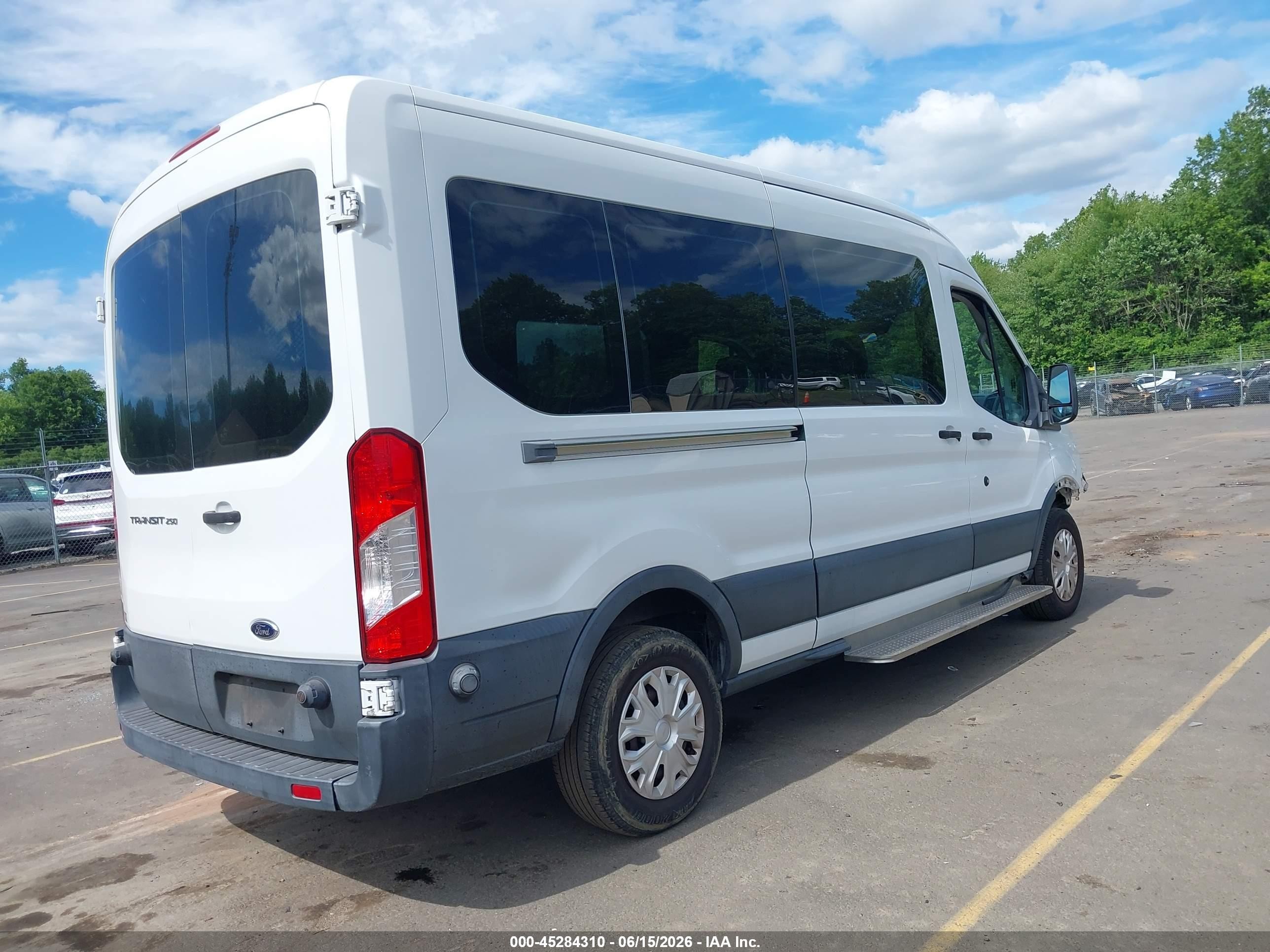 2015 Ford Transit-250   White vin: 1FTNR2CM2FKB06629