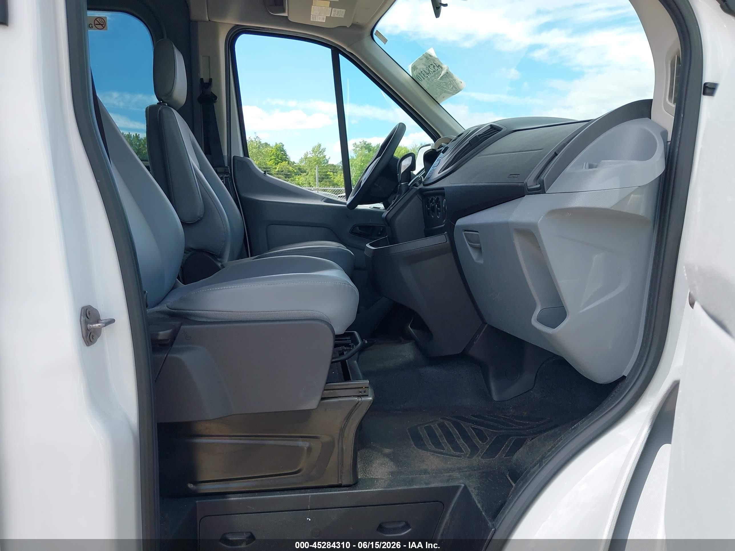 2015 Ford Transit-250   White vin: 1FTNR2CM2FKB06629