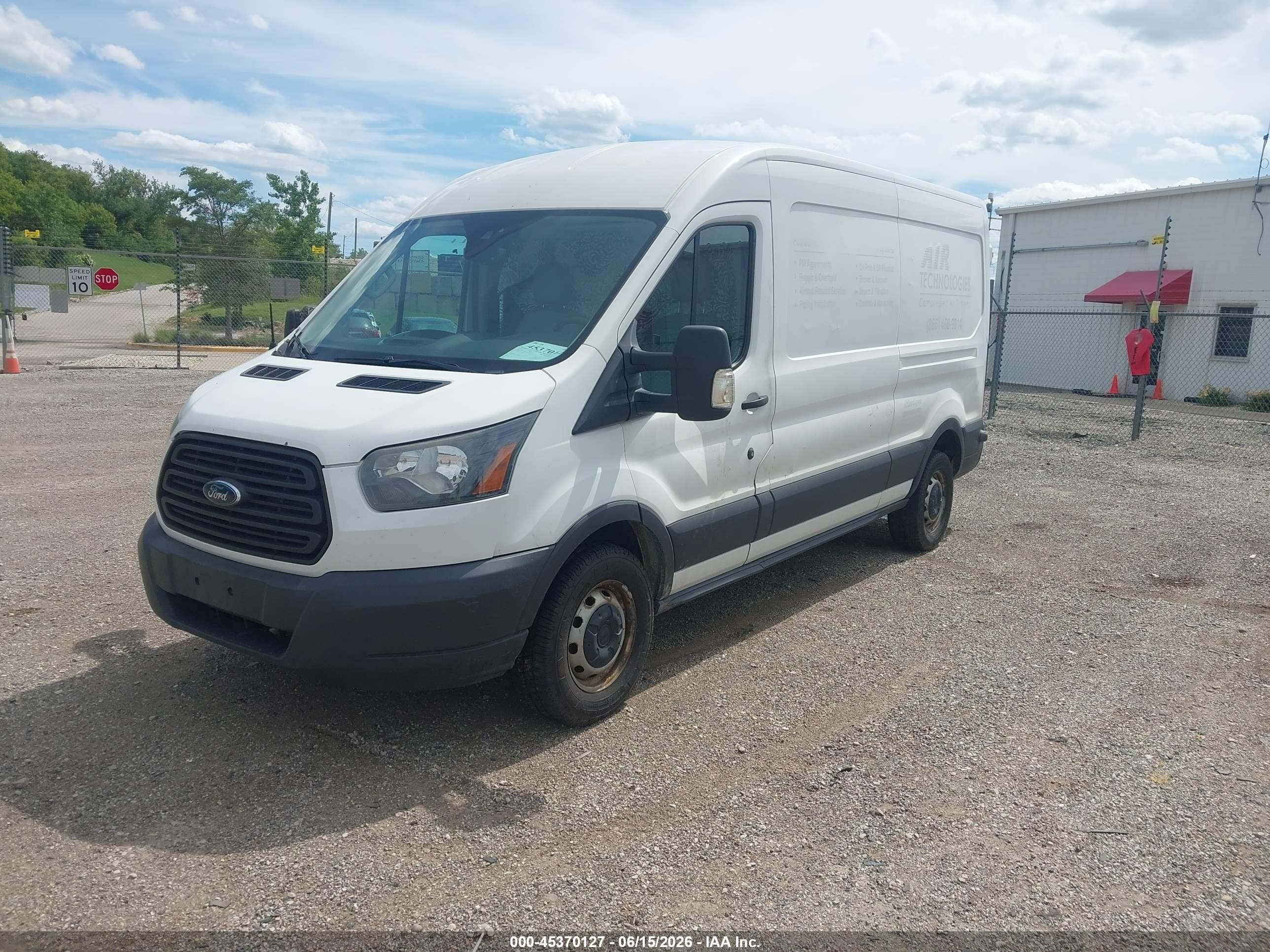 2015 Ford Transit-250   White vin: 1FTNR2CM3FKA59093