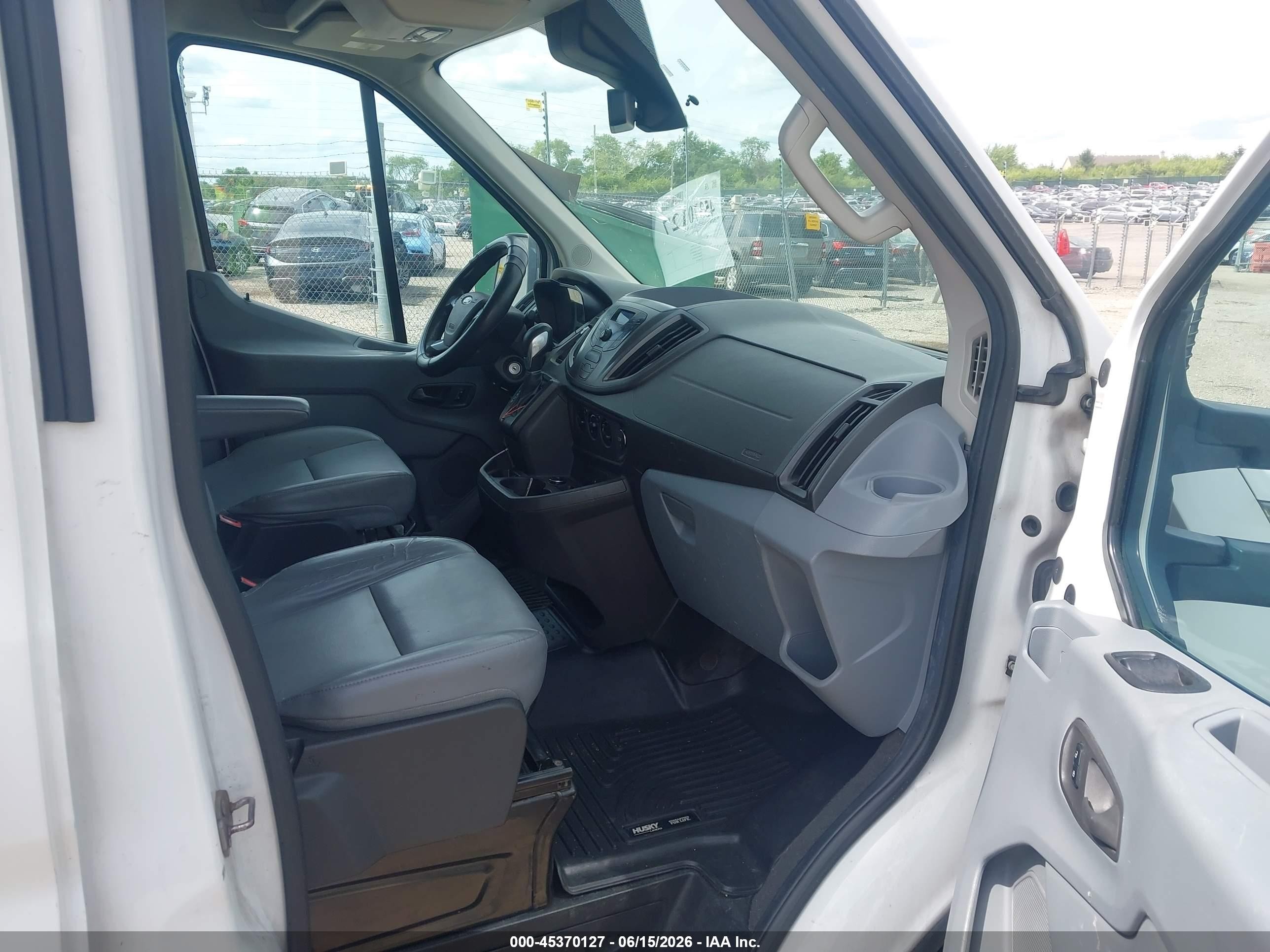 2015 Ford Transit-250   White vin: 1FTNR2CM3FKA59093