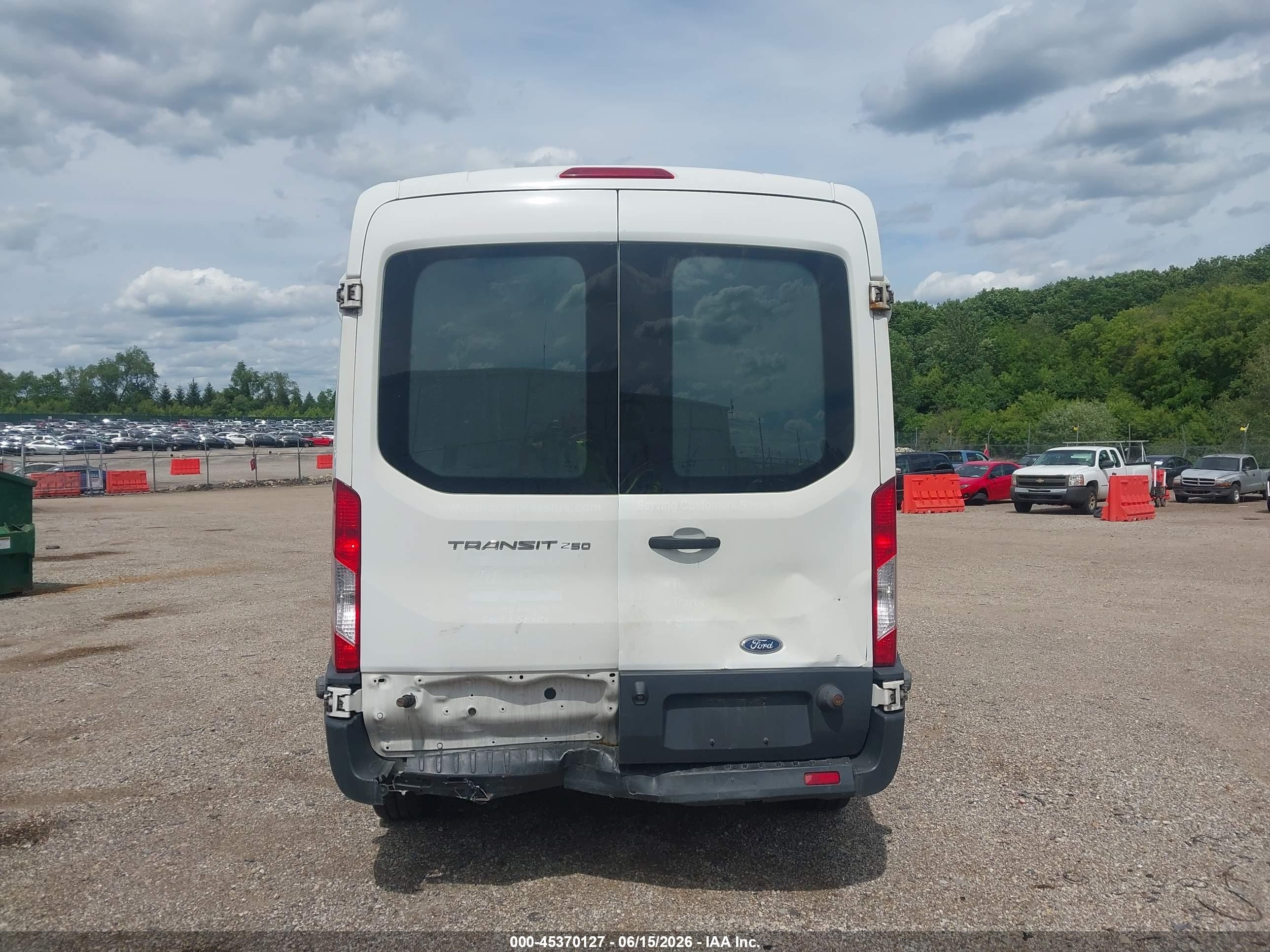 2015 Ford Transit-250   White vin: 1FTNR2CM3FKA59093
