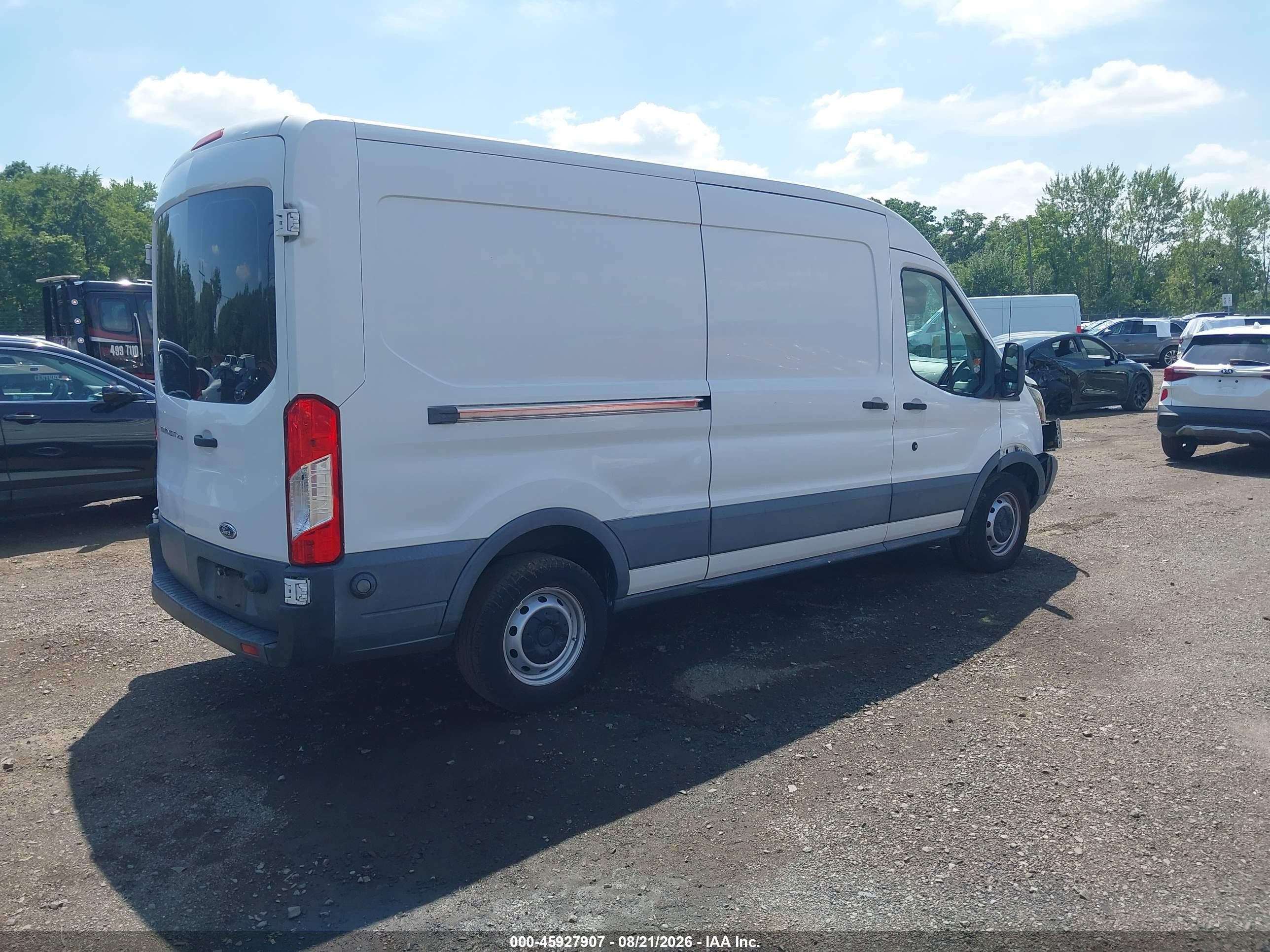 2015 Ford Transit-250   White vin: 1FTNR2CM3FKA80641