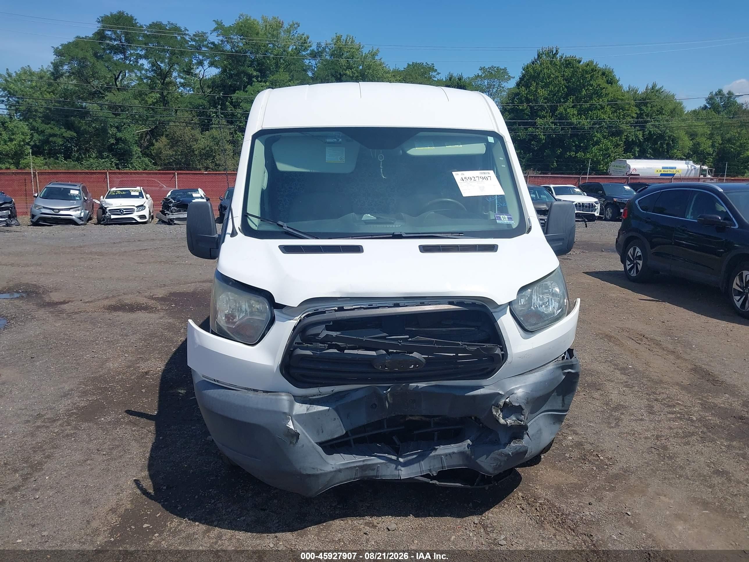 2015 Ford Transit-250   White vin: 1FTNR2CM3FKA80641