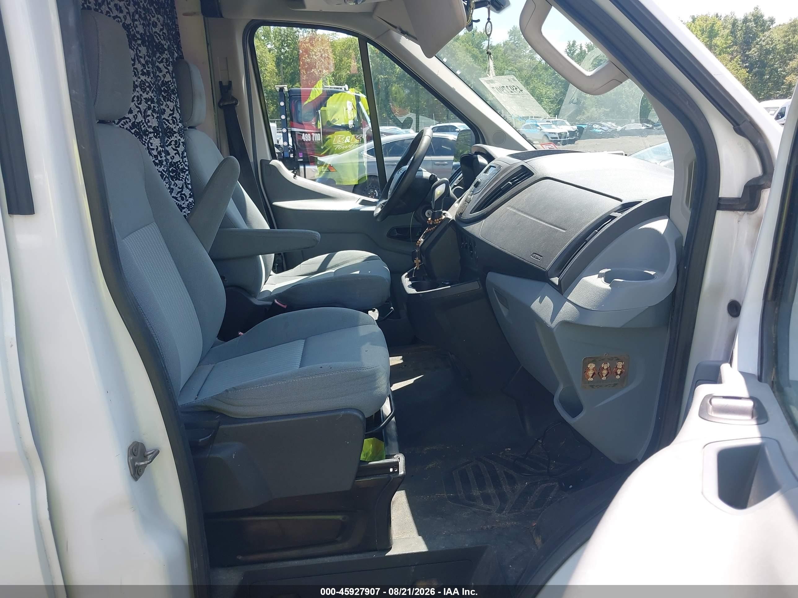 2015 Ford Transit-250   White vin: 1FTNR2CM3FKA80641
