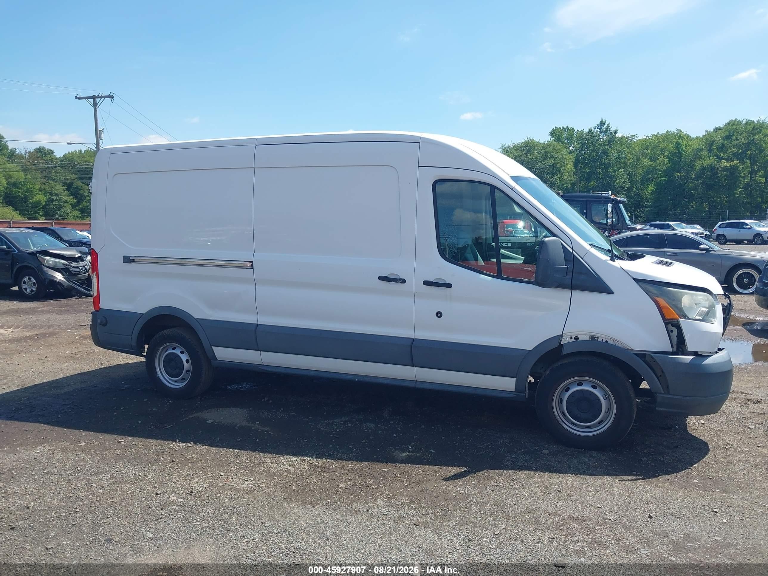 2015 Ford Transit-250   White vin: 1FTNR2CM3FKA80641