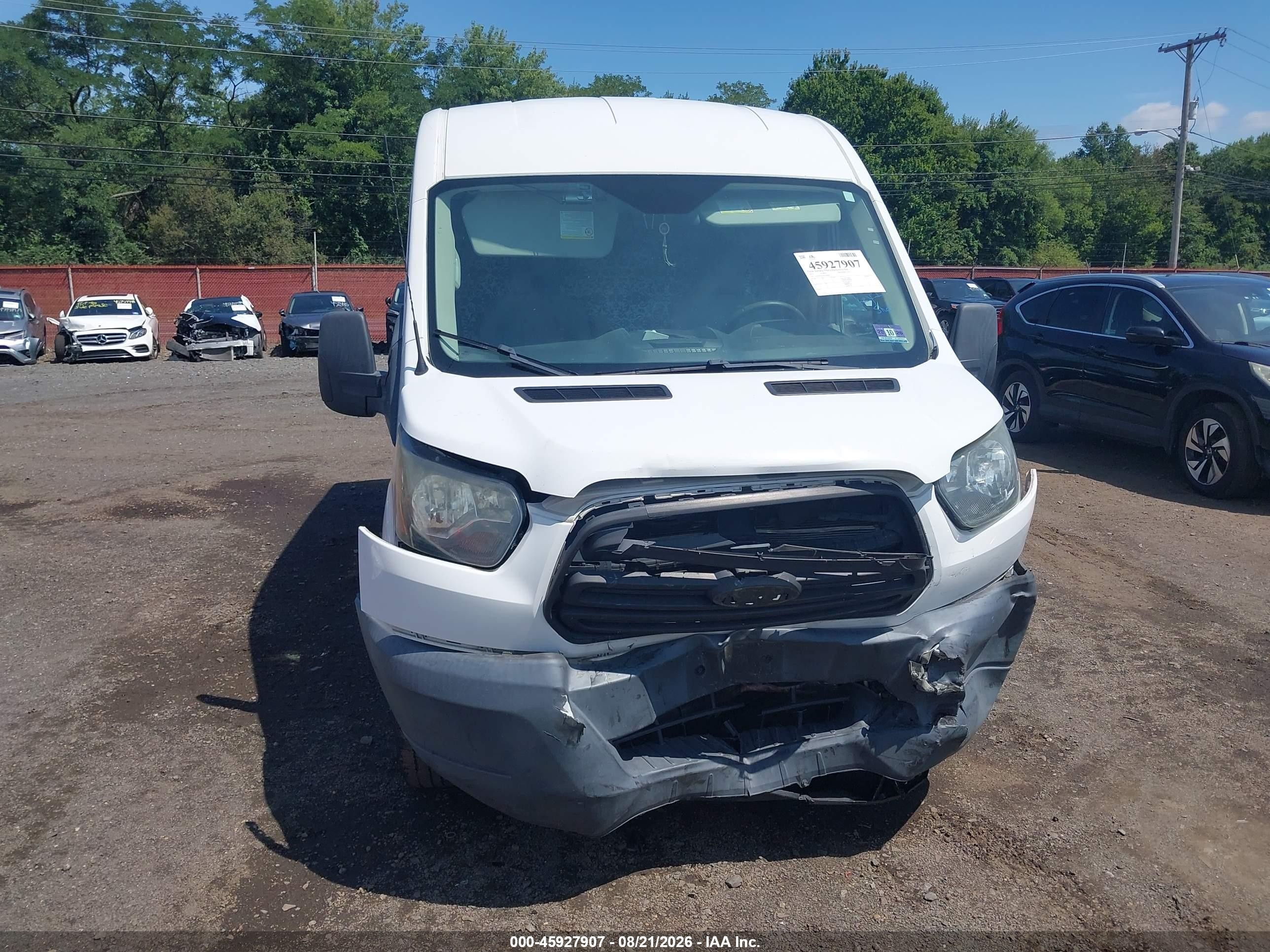 2015 Ford Transit-250   White vin: 1FTNR2CM3FKA80641