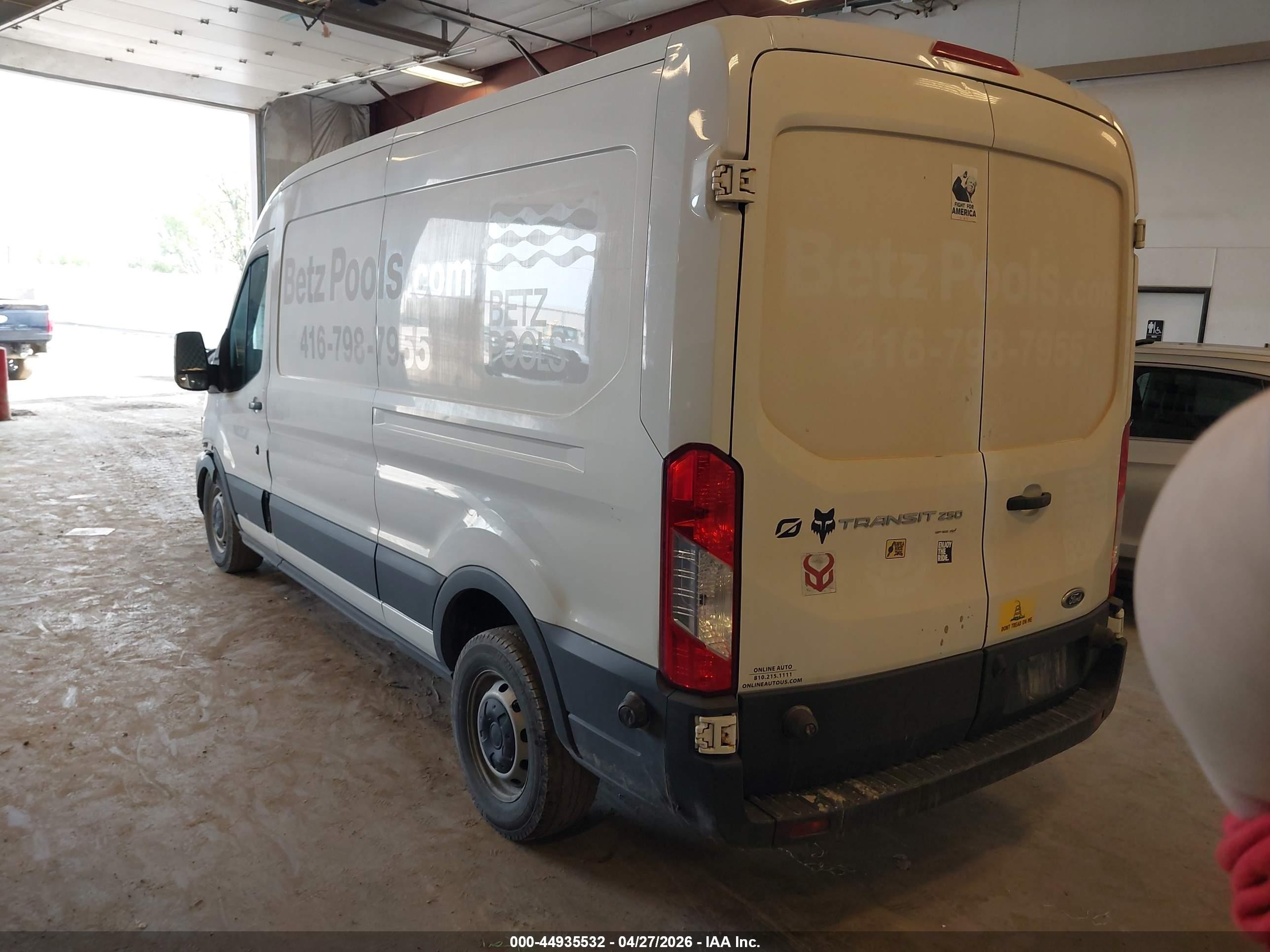 2015 Ford Transit-250   White vin: 1FTNR2CM4FKA69177