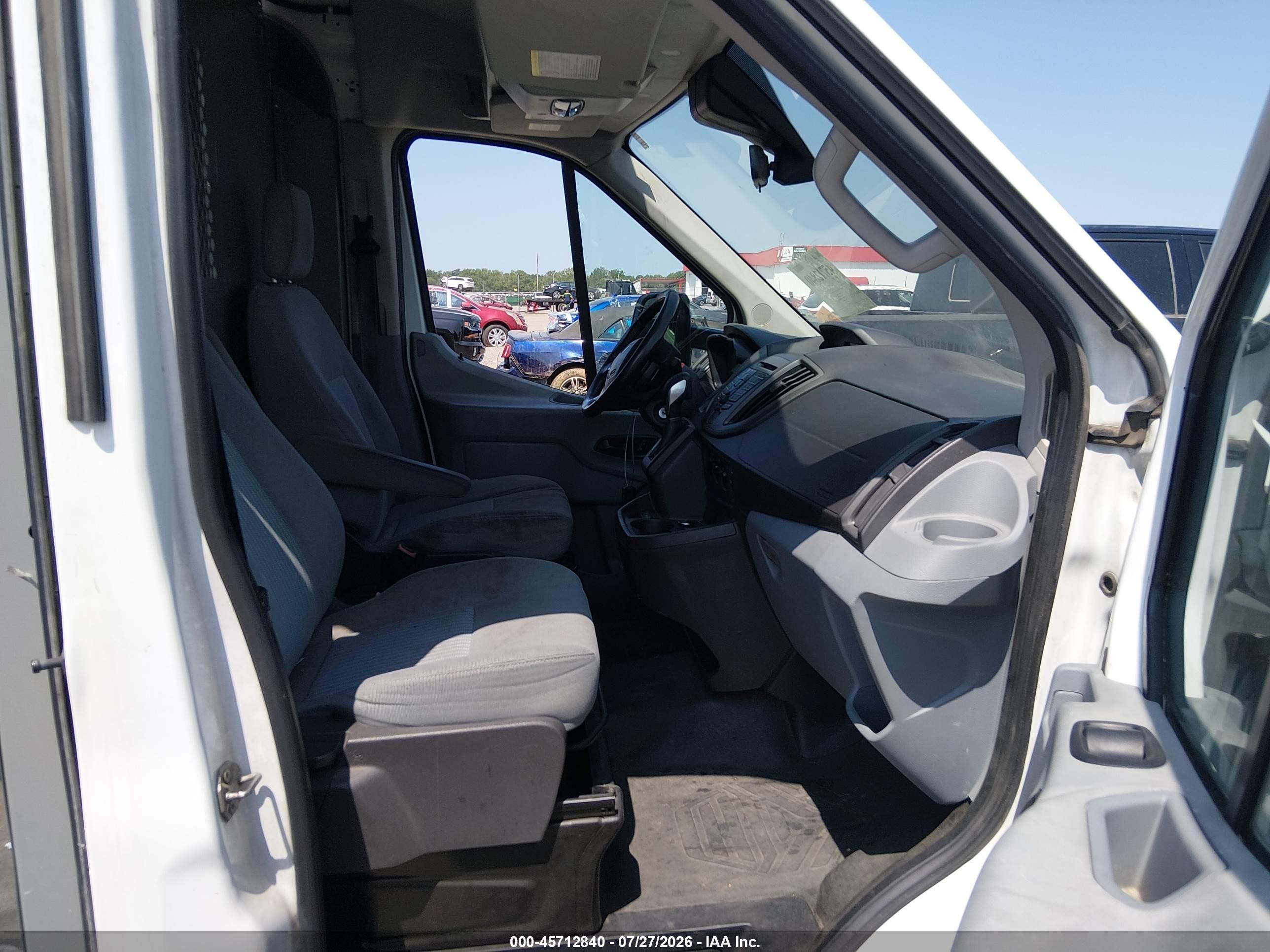 2015 Ford Transit-250   White vin: 1FTNR2CM5FKA06136