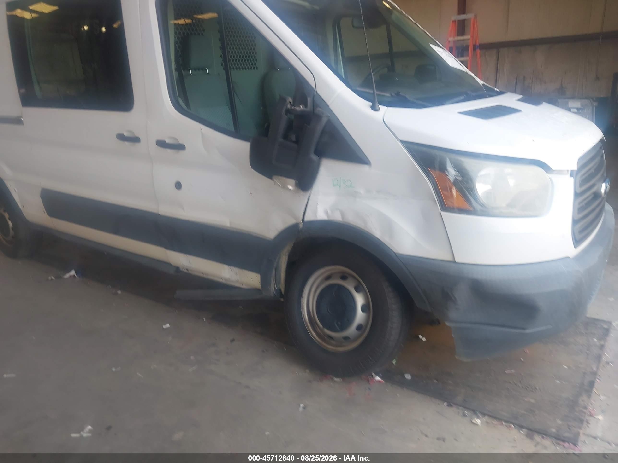 2015 Ford Transit-250   White vin: 1FTNR2CM5FKA06136
