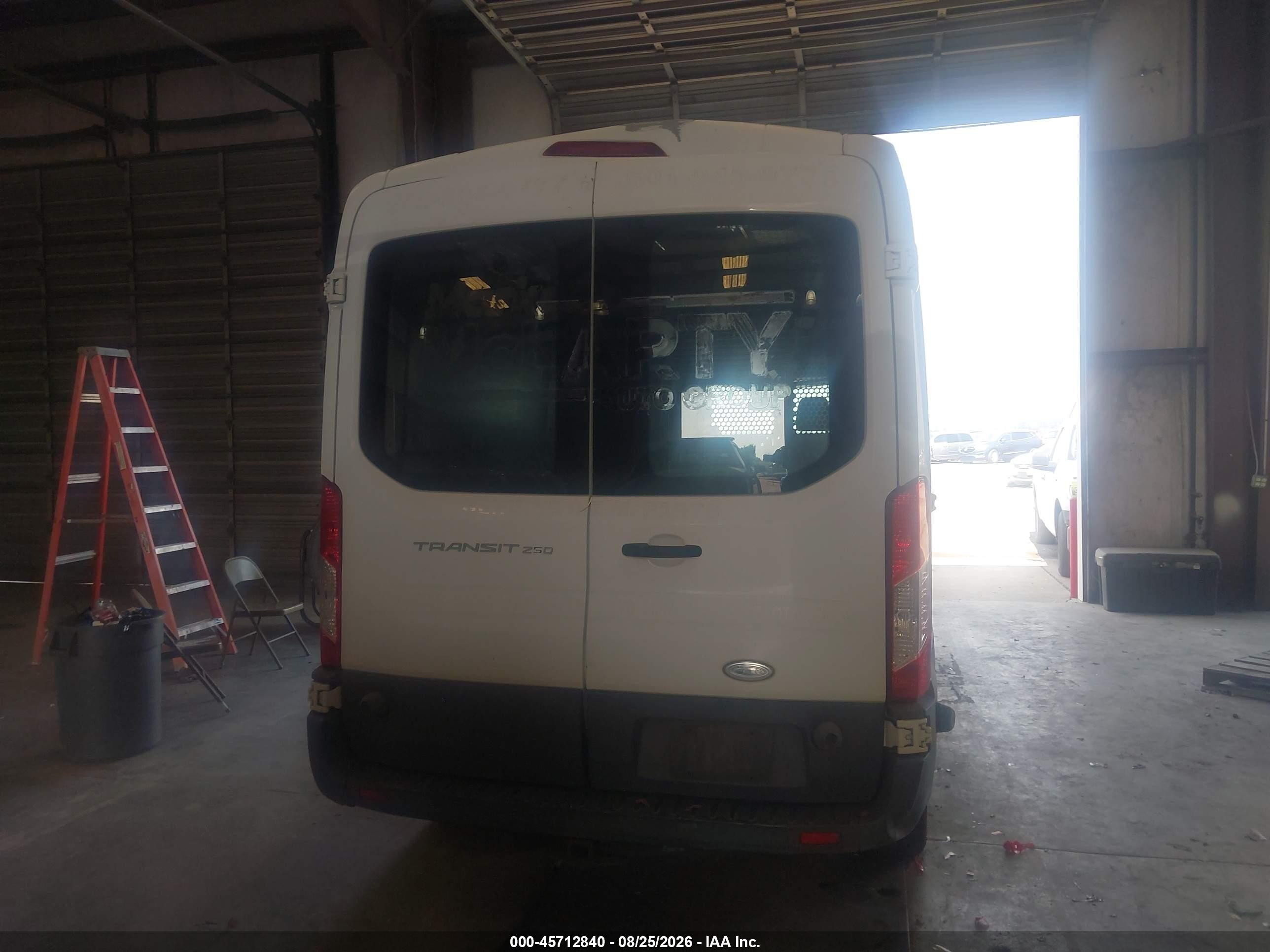 2015 Ford Transit-250   White vin: 1FTNR2CM5FKA06136