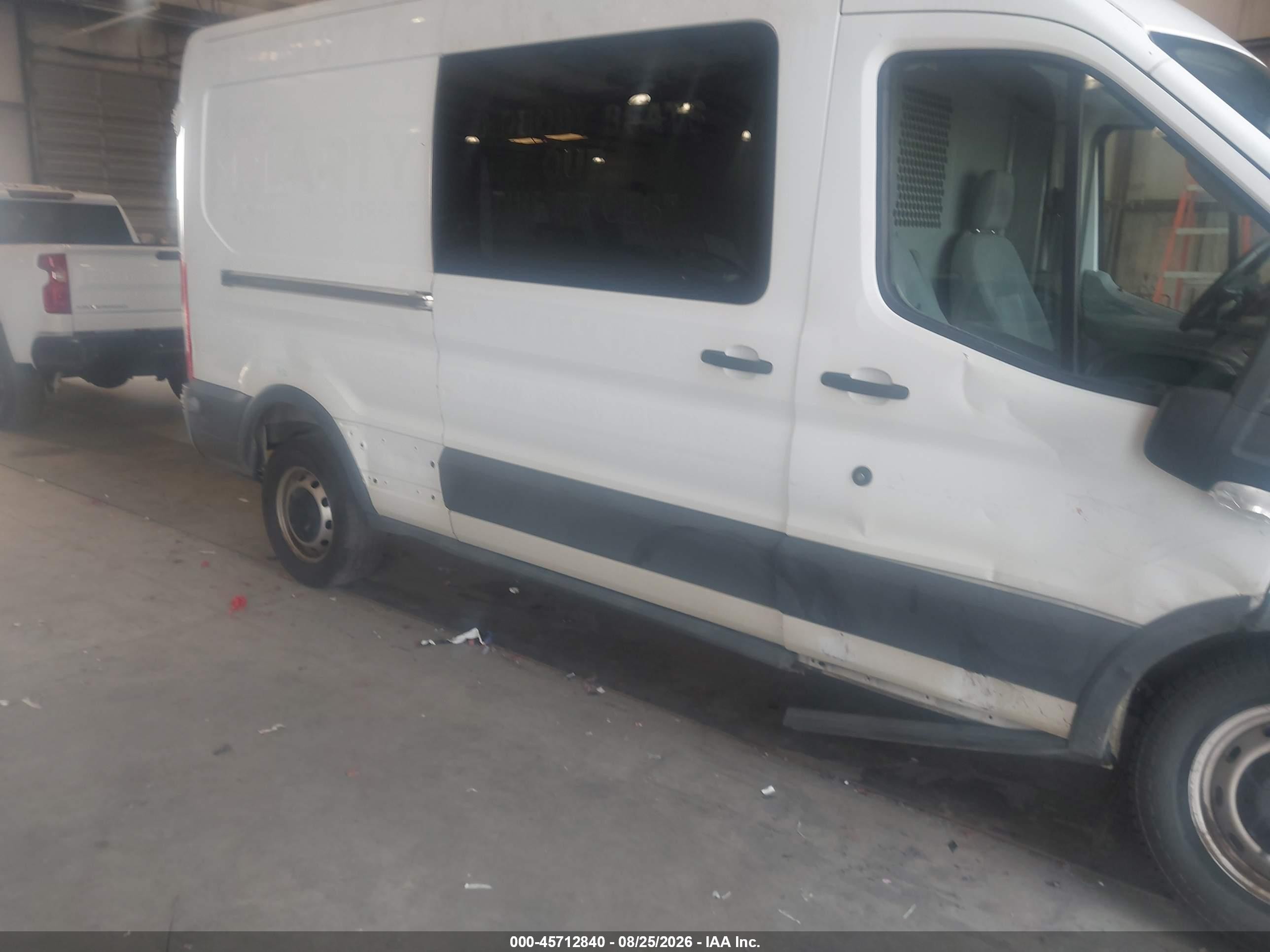 2015 Ford Transit-250   White vin: 1FTNR2CM5FKA06136