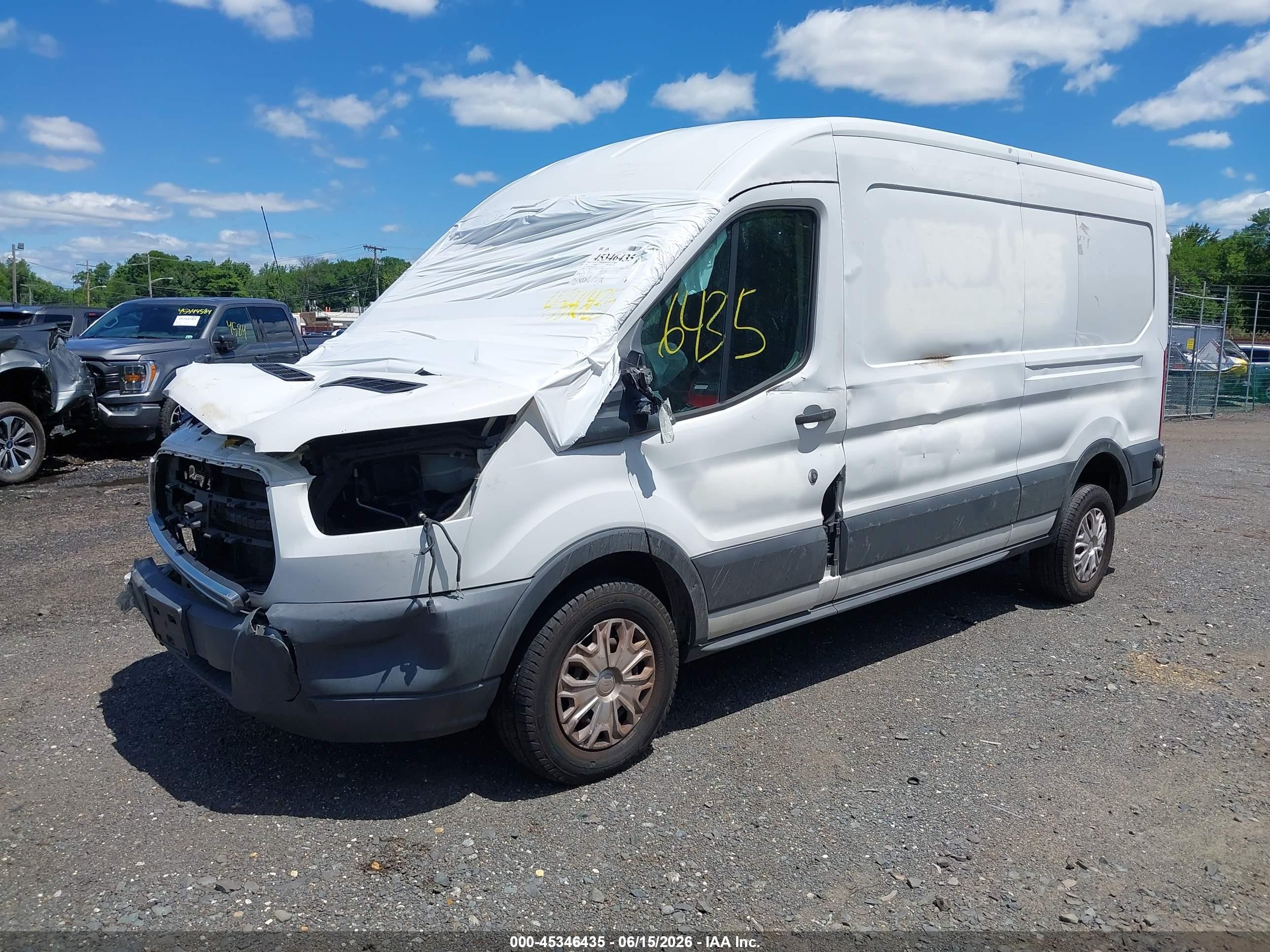 2015 Ford Transit-250 White vin: 1FTNR2CM7FKA05019