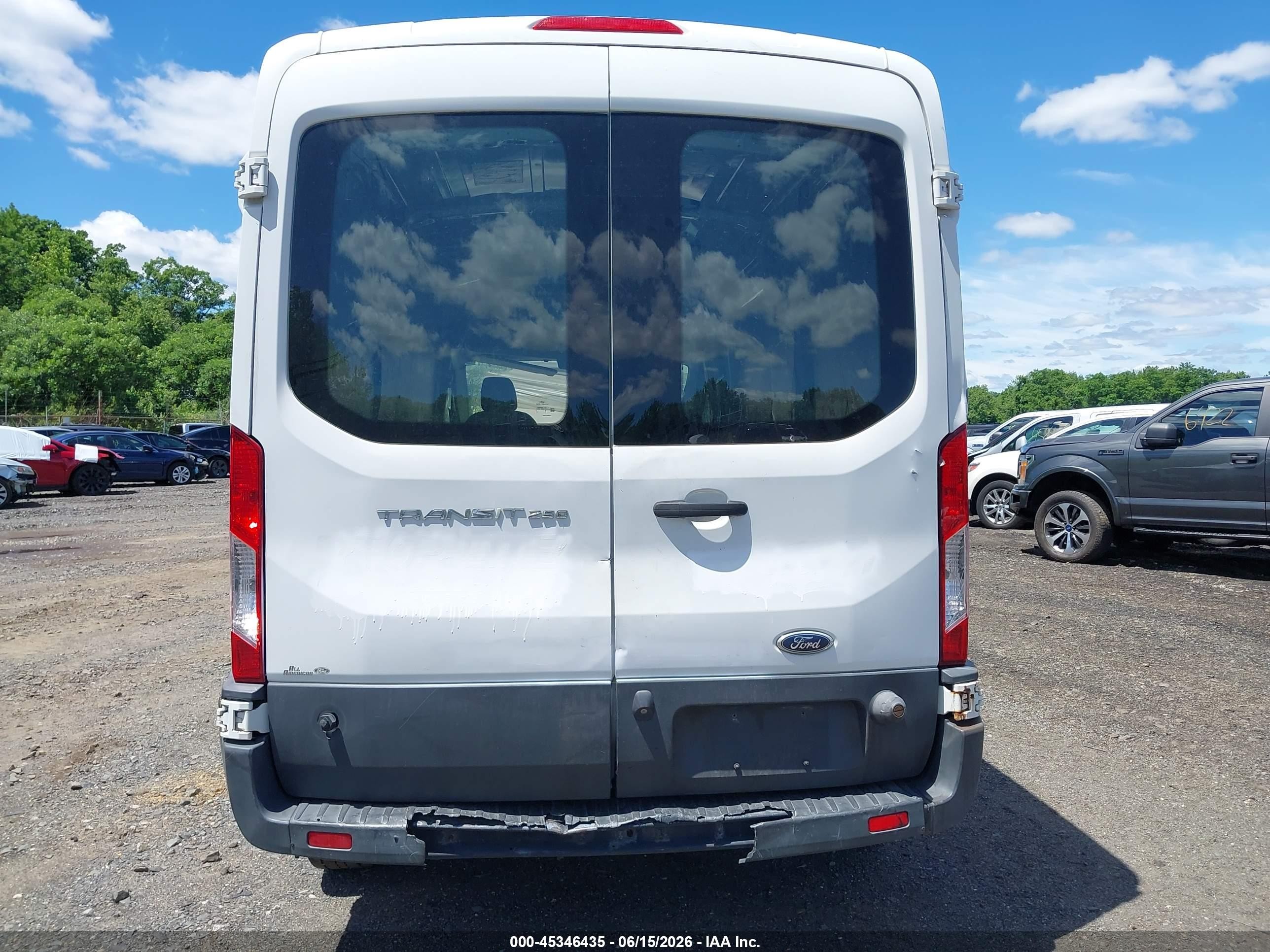 2015 Ford Transit-250 White vin: 1FTNR2CM7FKA05019