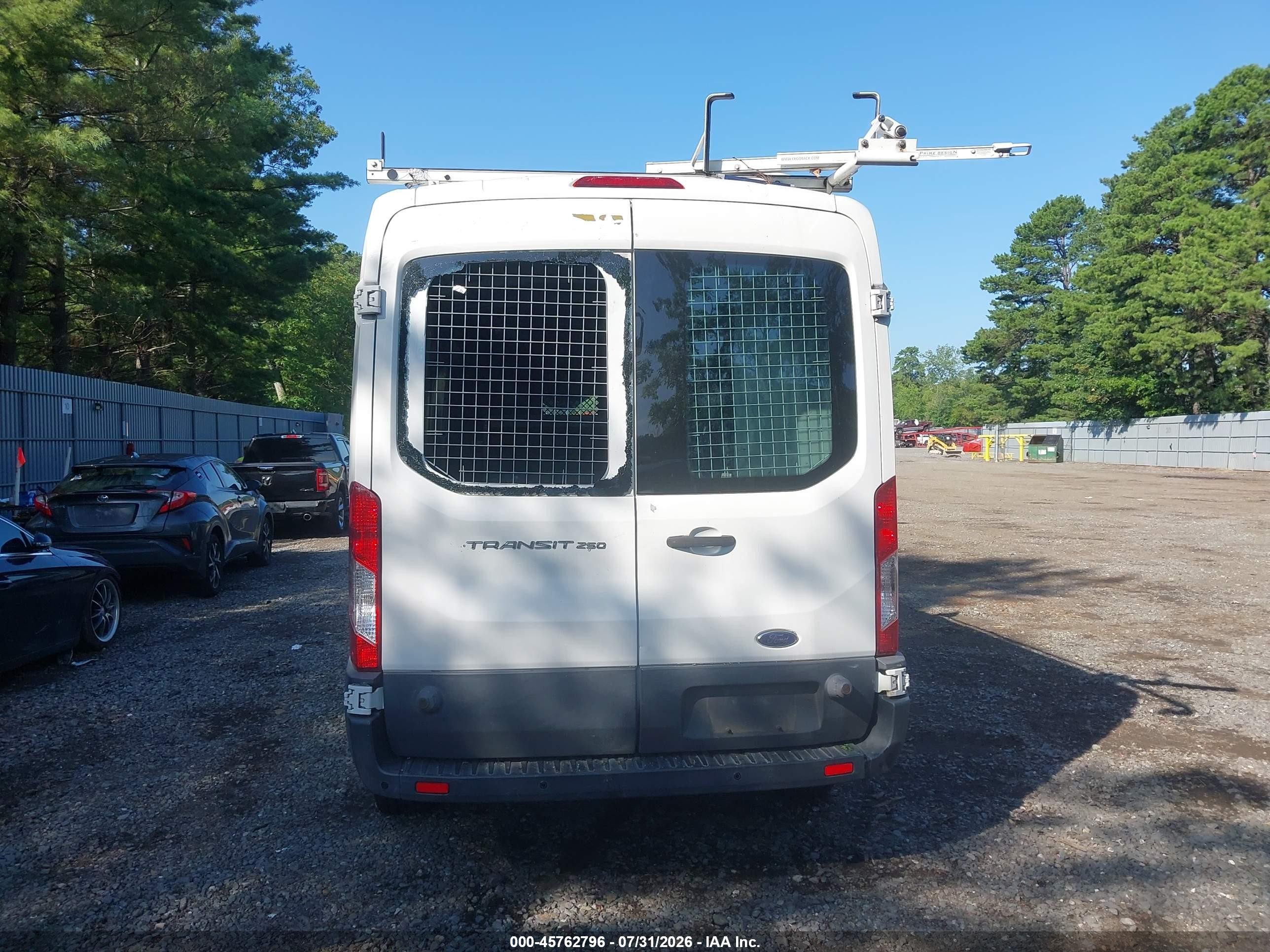 2015 Ford Transit-250   White vin: 1FTNR2CM7FKB07176