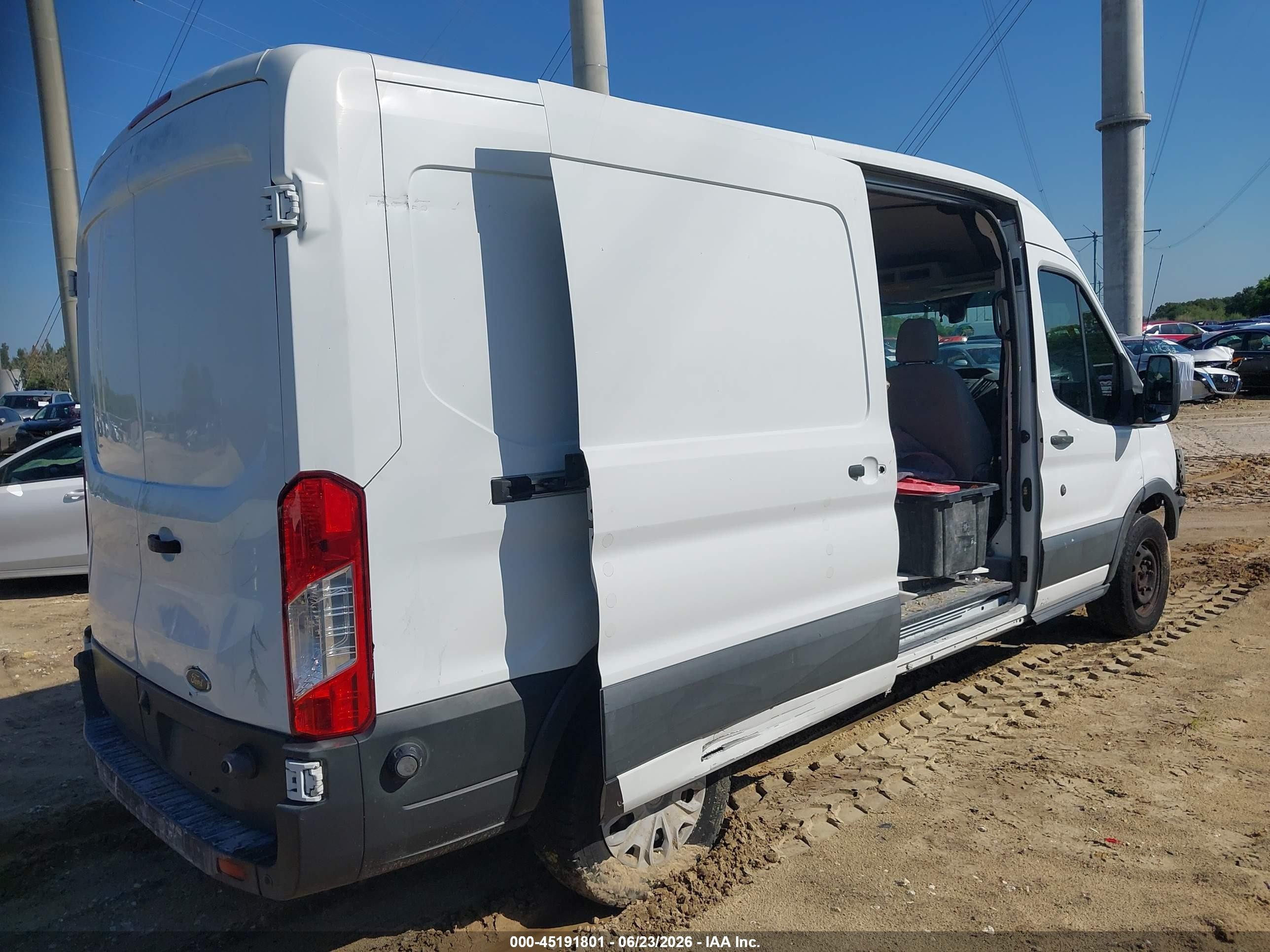 2015 Ford Transit-250   White vin: 1FTNR2CM8FKA04316