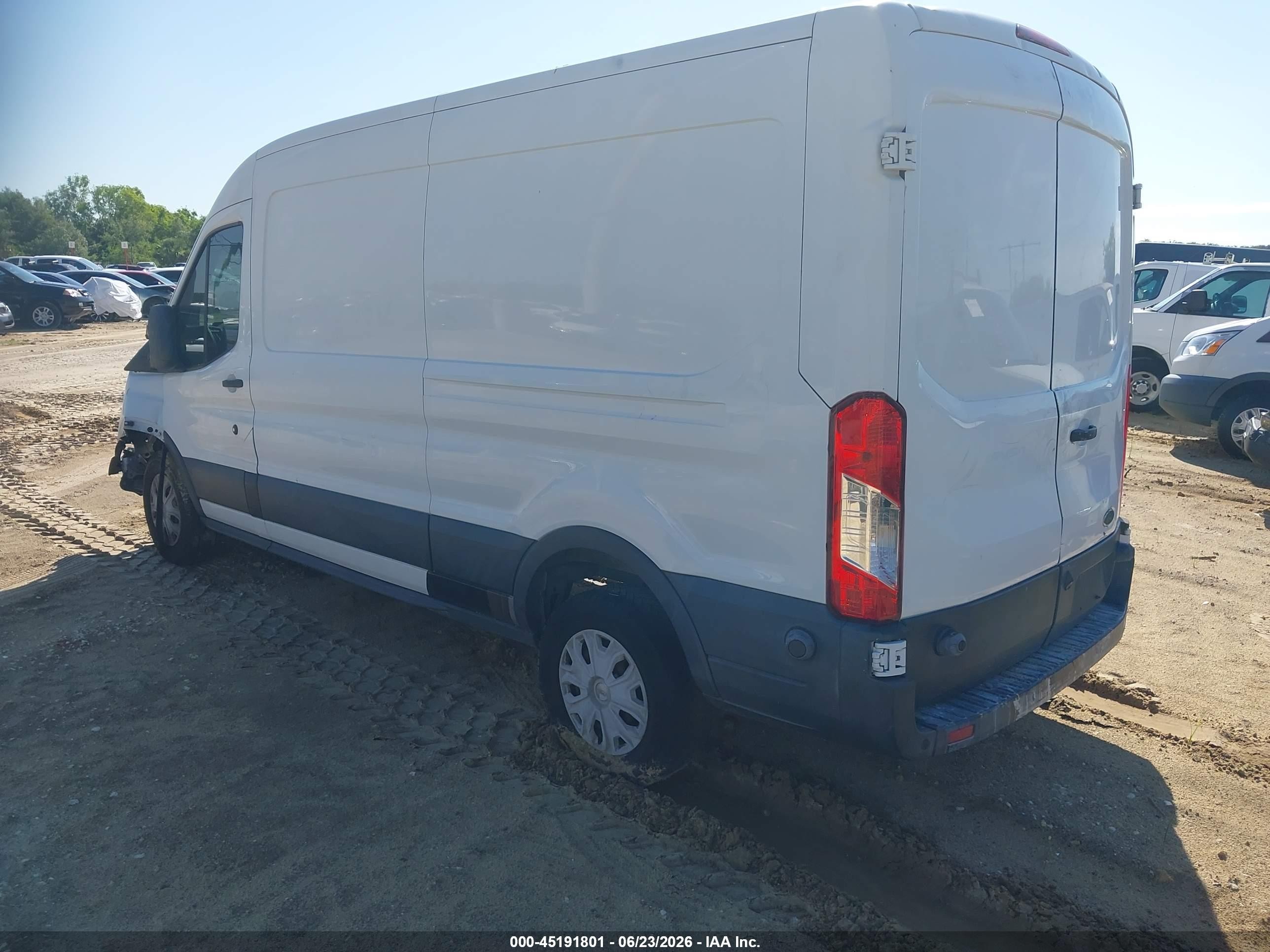 2015 Ford Transit-250   White vin: 1FTNR2CM8FKA04316