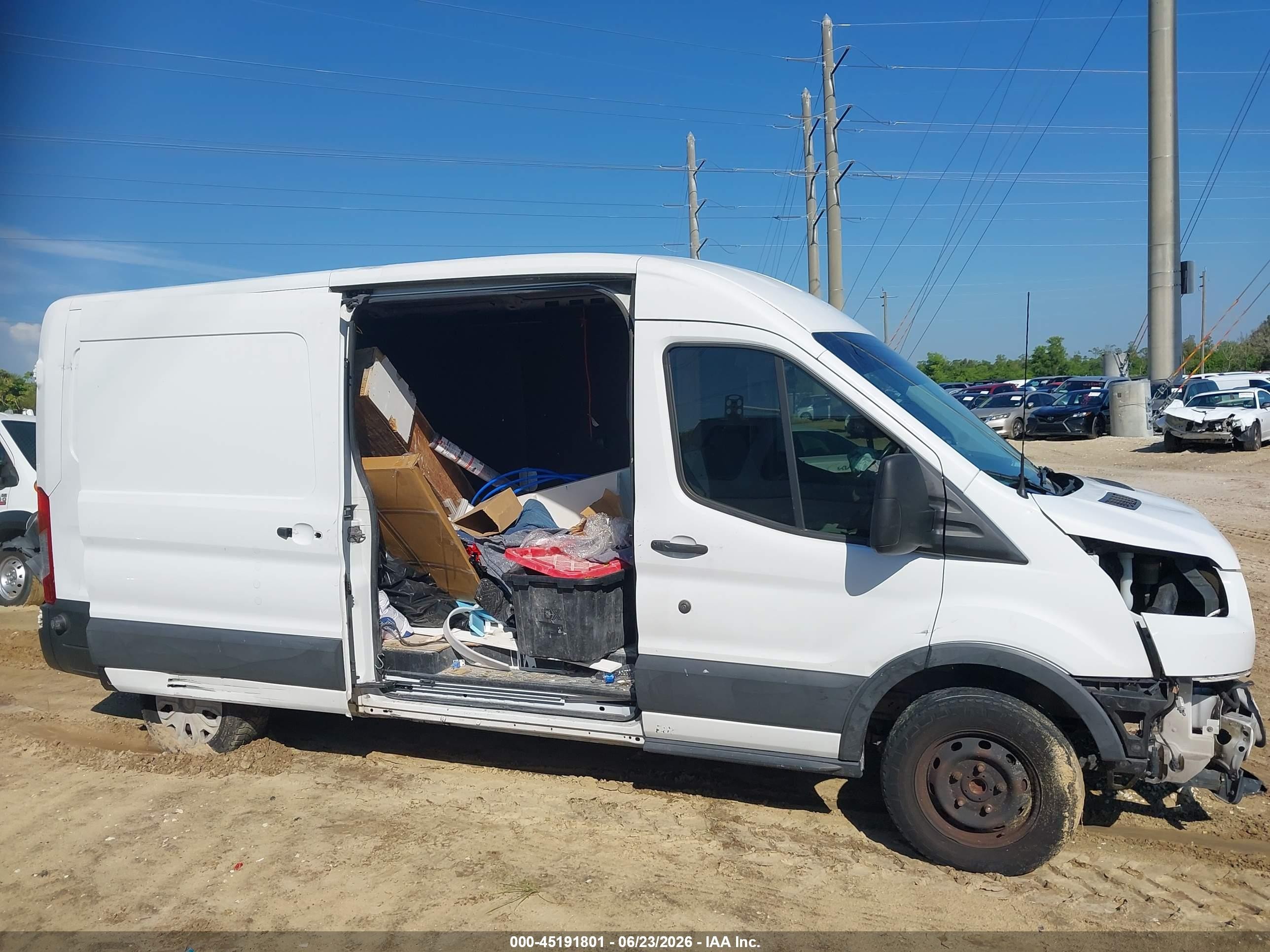 2015 Ford Transit-250   White vin: 1FTNR2CM8FKA04316