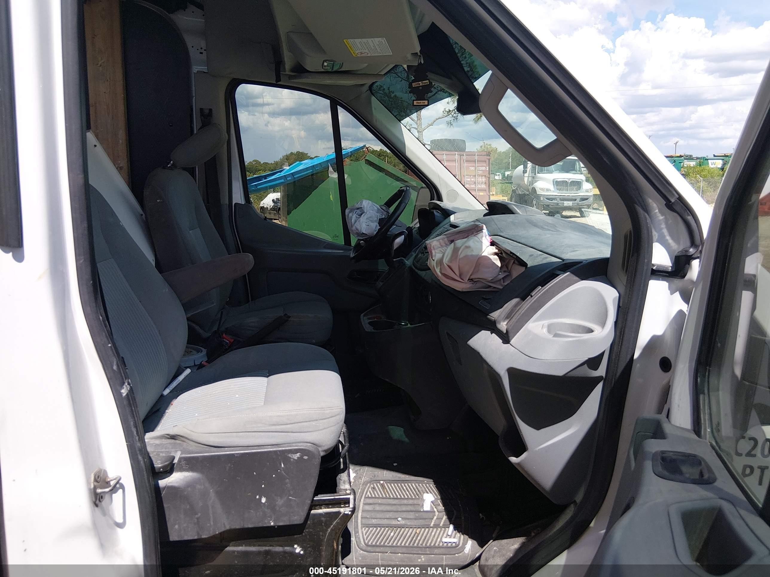 2015 Ford Transit-250   White vin: 1FTNR2CM8FKA04316