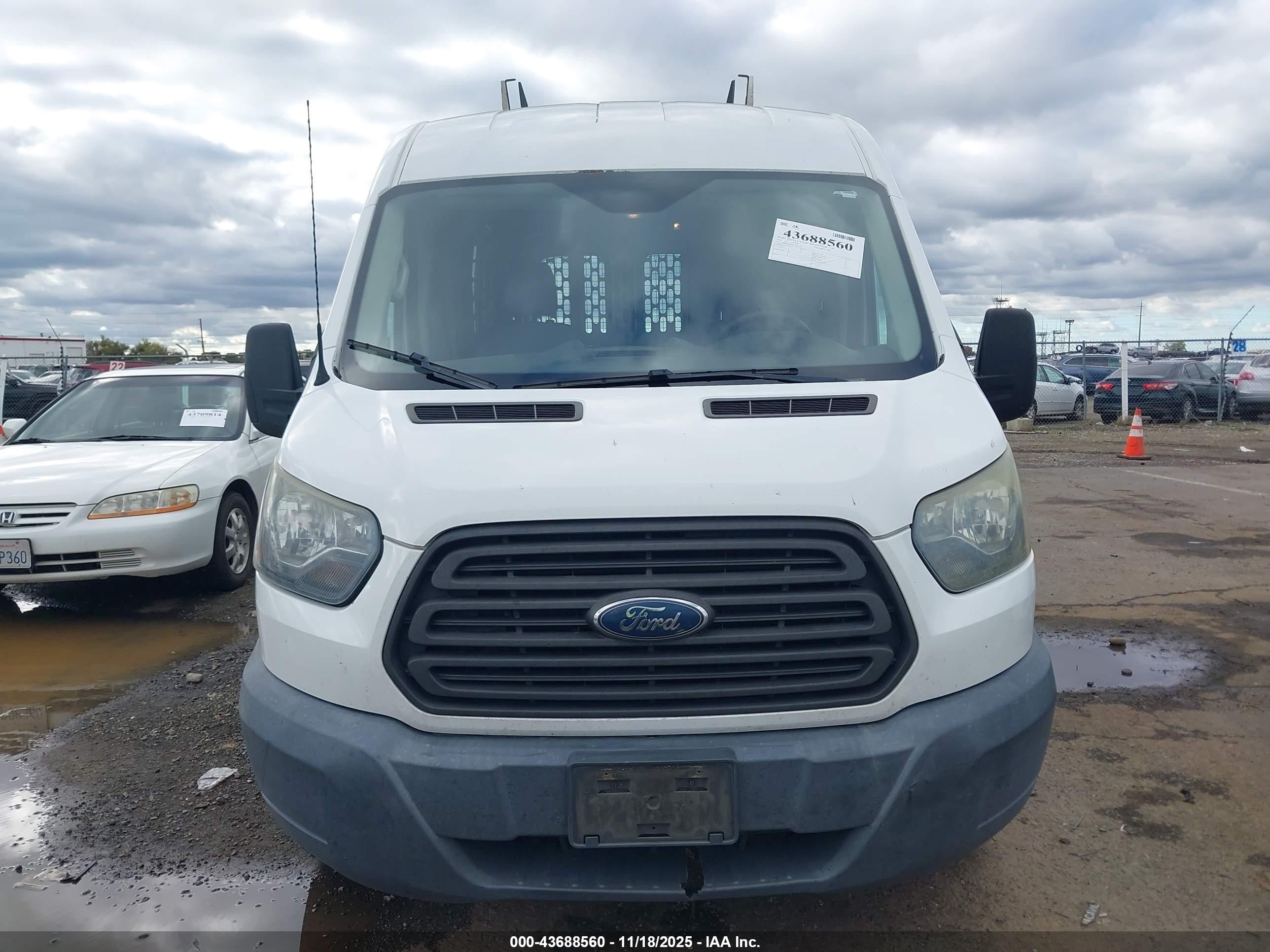 2015 Ford Transit-250   White vin: 1FTNR2CMXFKA53274