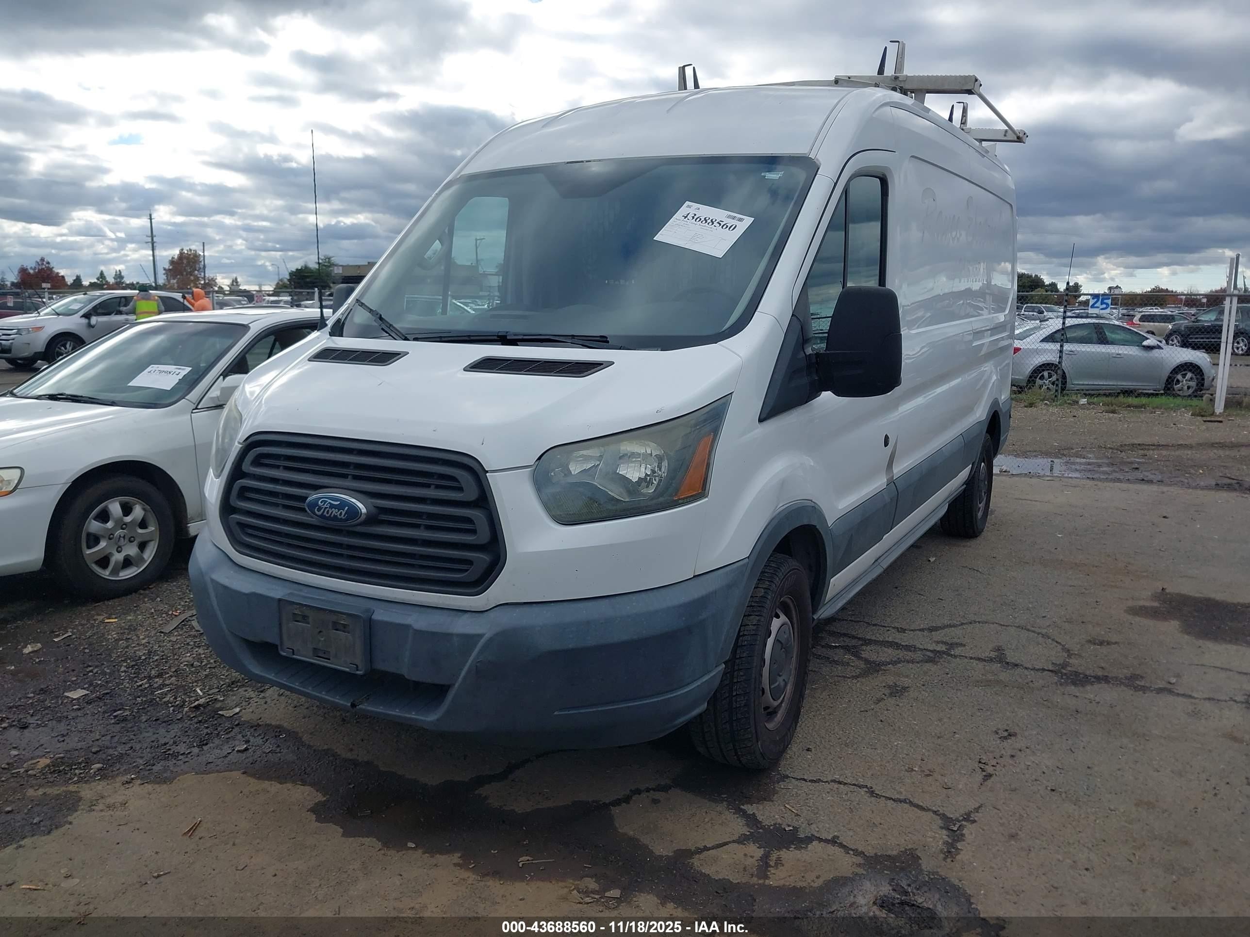 2015 Ford Transit-250   White vin: 1FTNR2CMXFKA53274