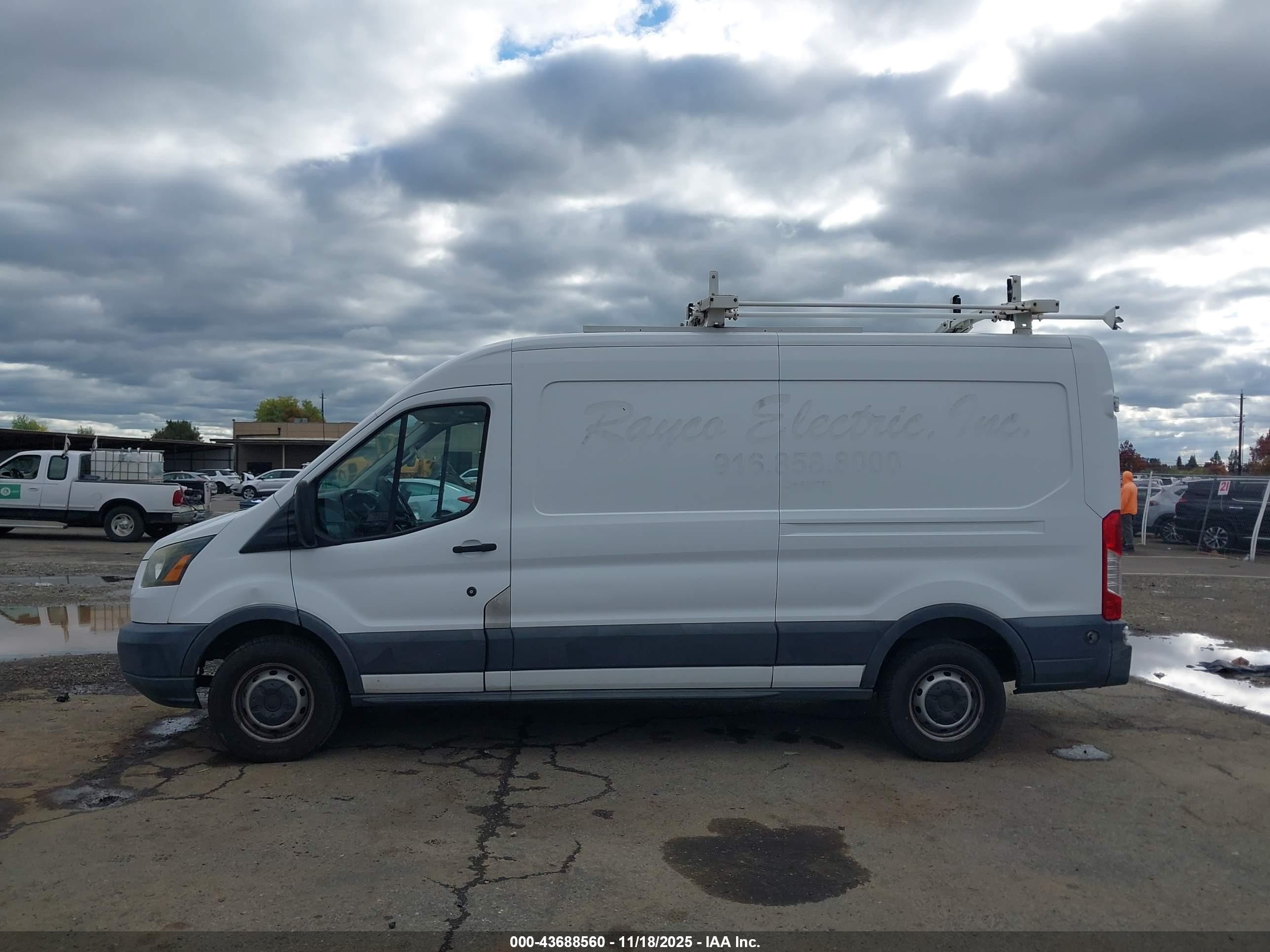 2015 Ford Transit-250   White vin: 1FTNR2CMXFKA53274