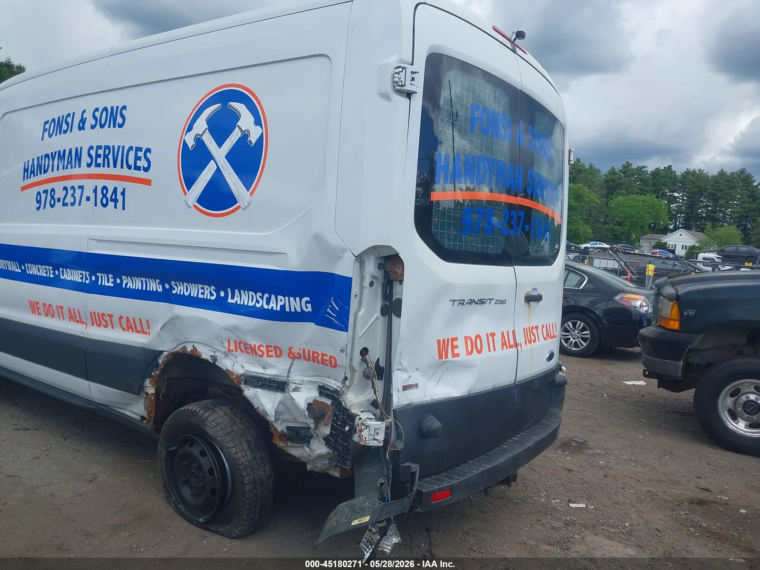 2015 Ford Transit-250   White vin: 1FTNR2CMXFKA78272
