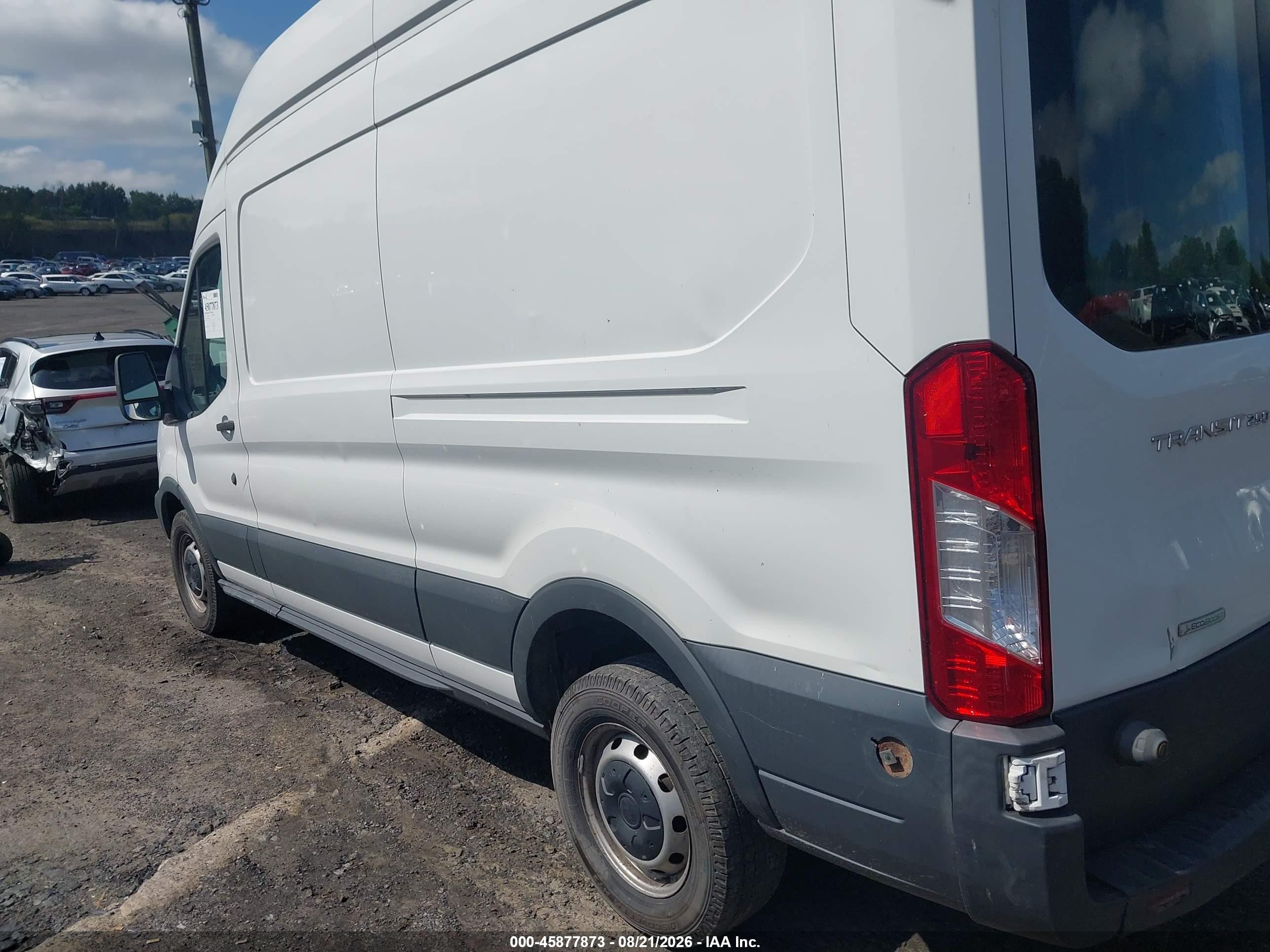 2015 Ford Transit-250   White vin: 1FTNR2XG1FKB07257