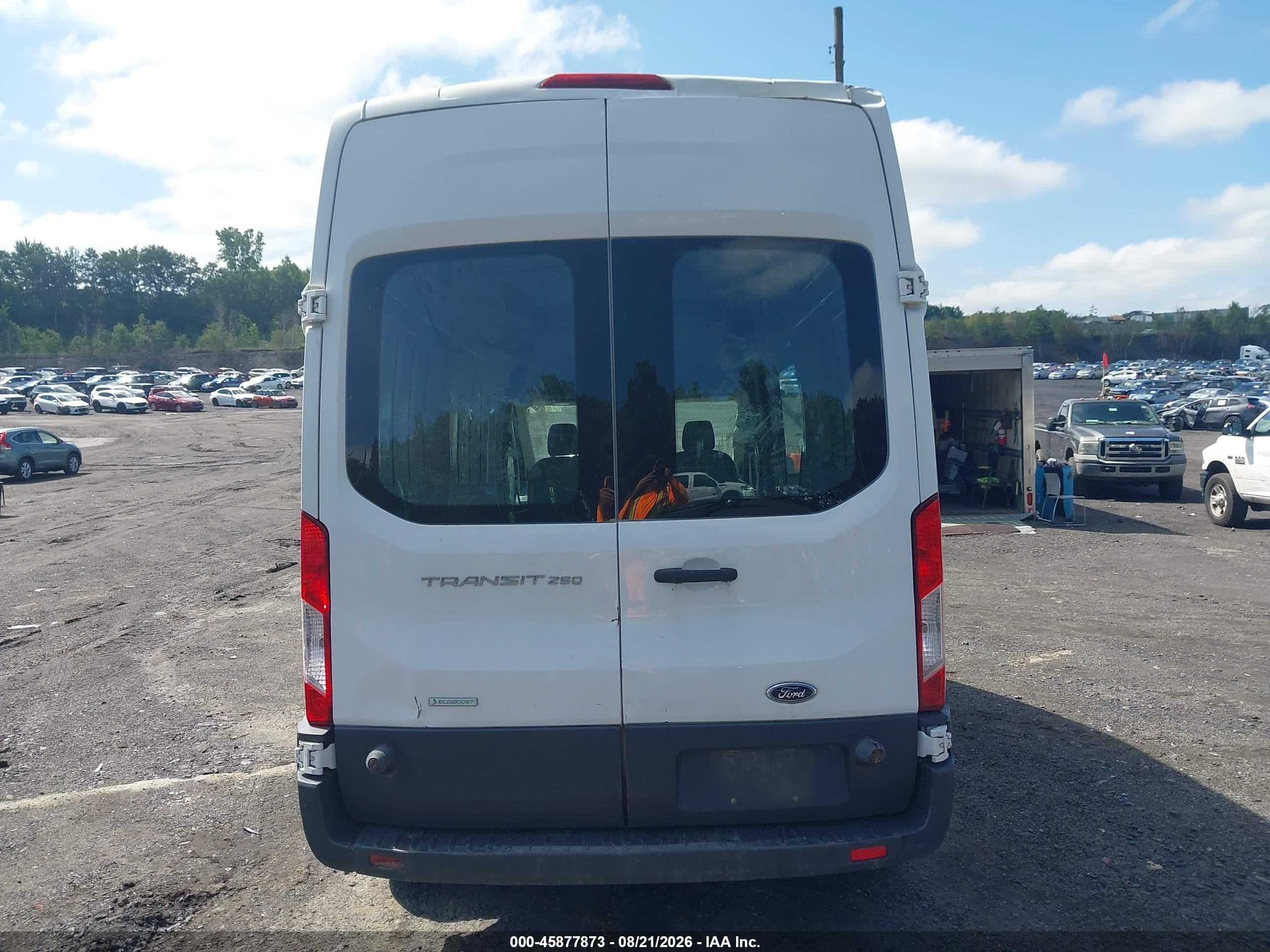 2015 Ford Transit-250   White vin: 1FTNR2XG1FKB07257
