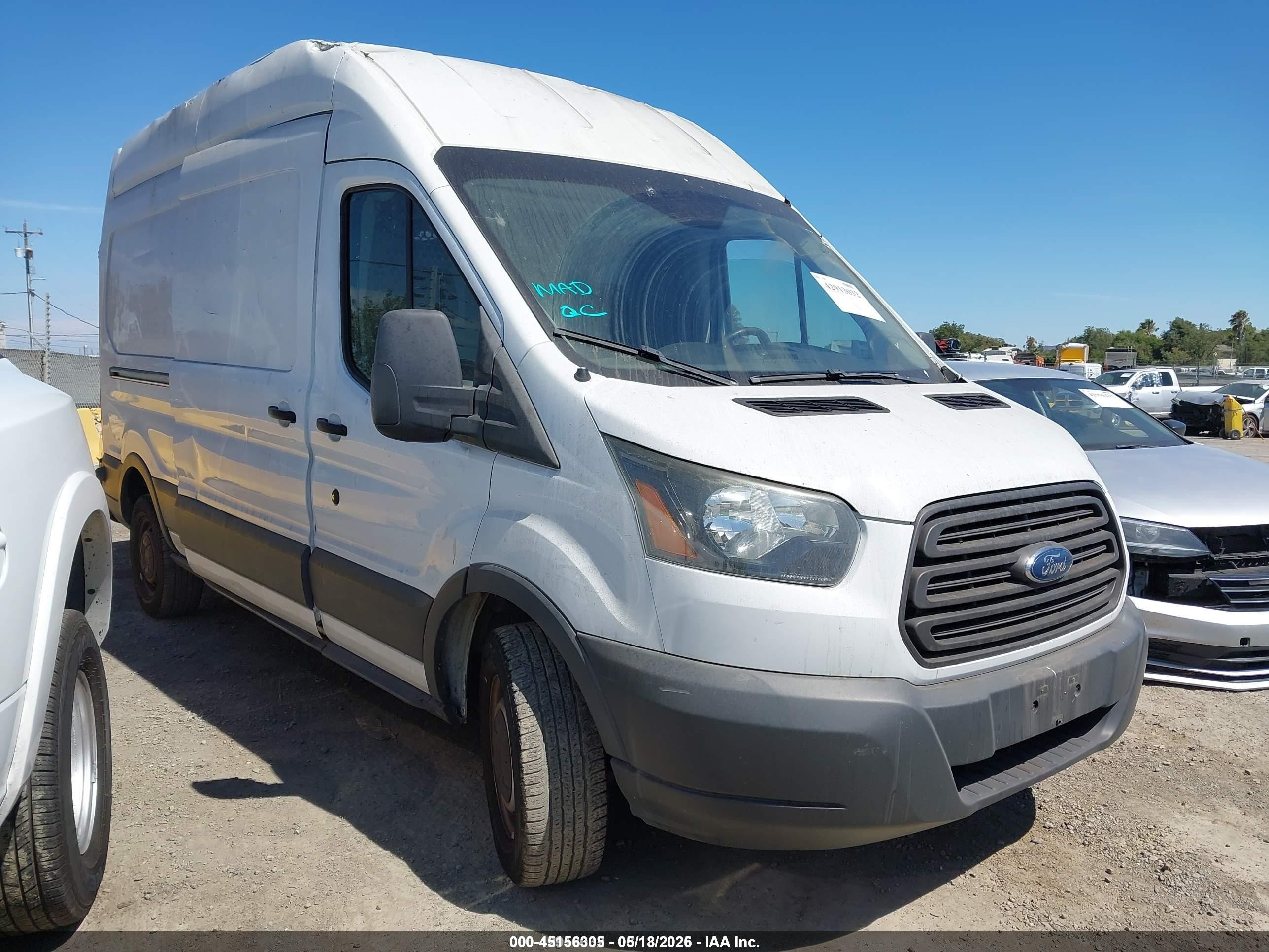 2015 Ford Transit-250   White vin: 1FTNR2XG3FKA94124