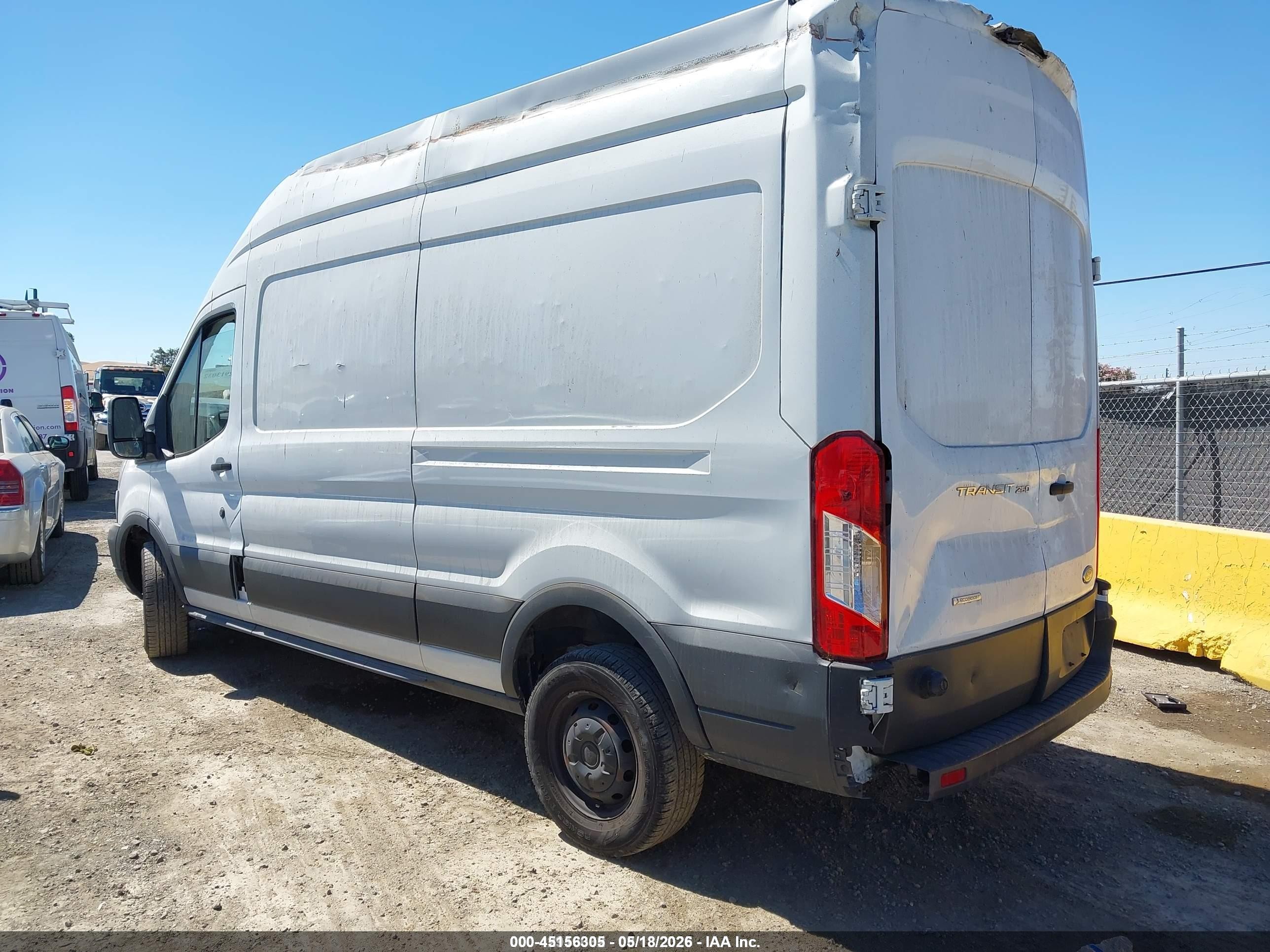 2015 Ford Transit-250   White vin: 1FTNR2XG3FKA94124