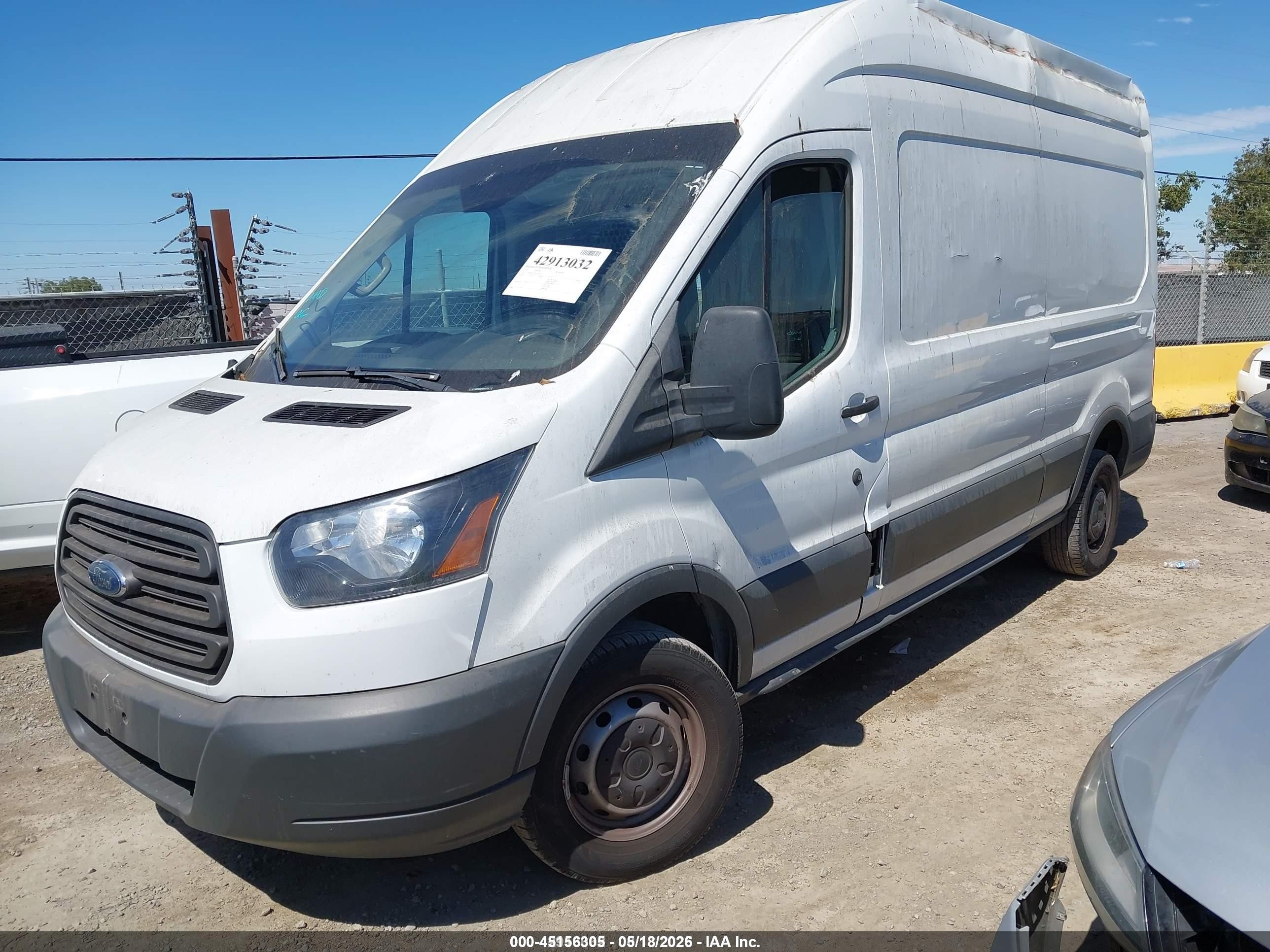 2015 Ford Transit-250   White vin: 1FTNR2XG3FKA94124