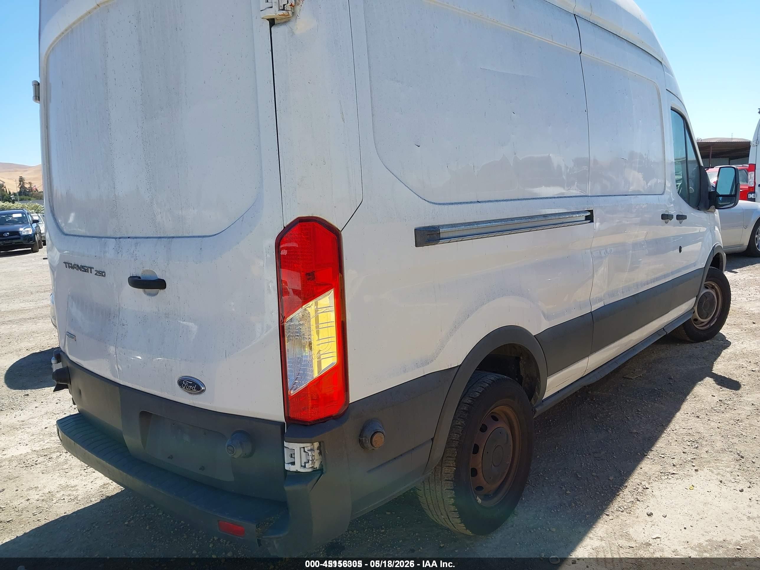 2015 Ford Transit-250   White vin: 1FTNR2XG3FKA94124