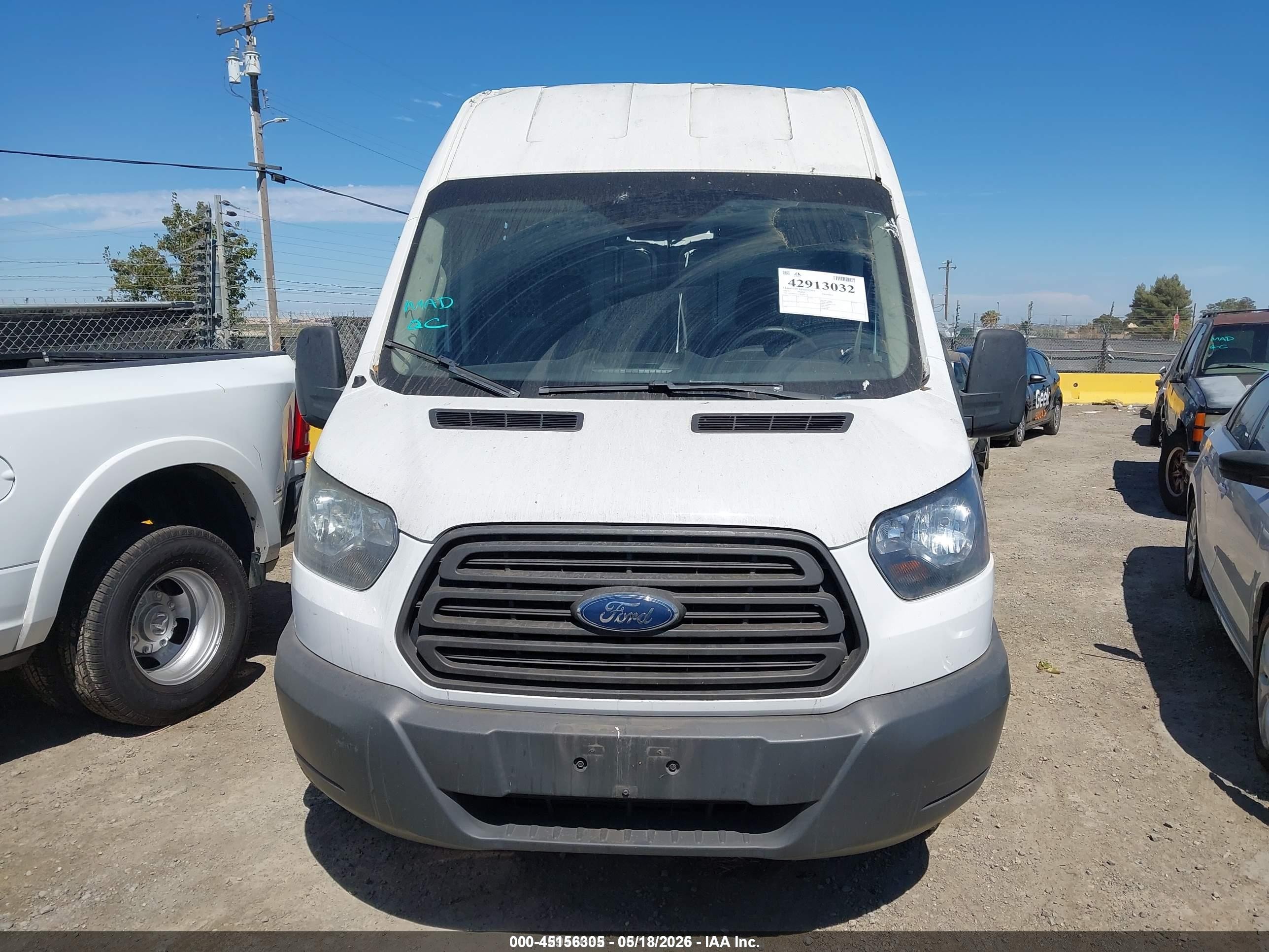 2015 Ford Transit-250   White vin: 1FTNR2XG3FKA94124