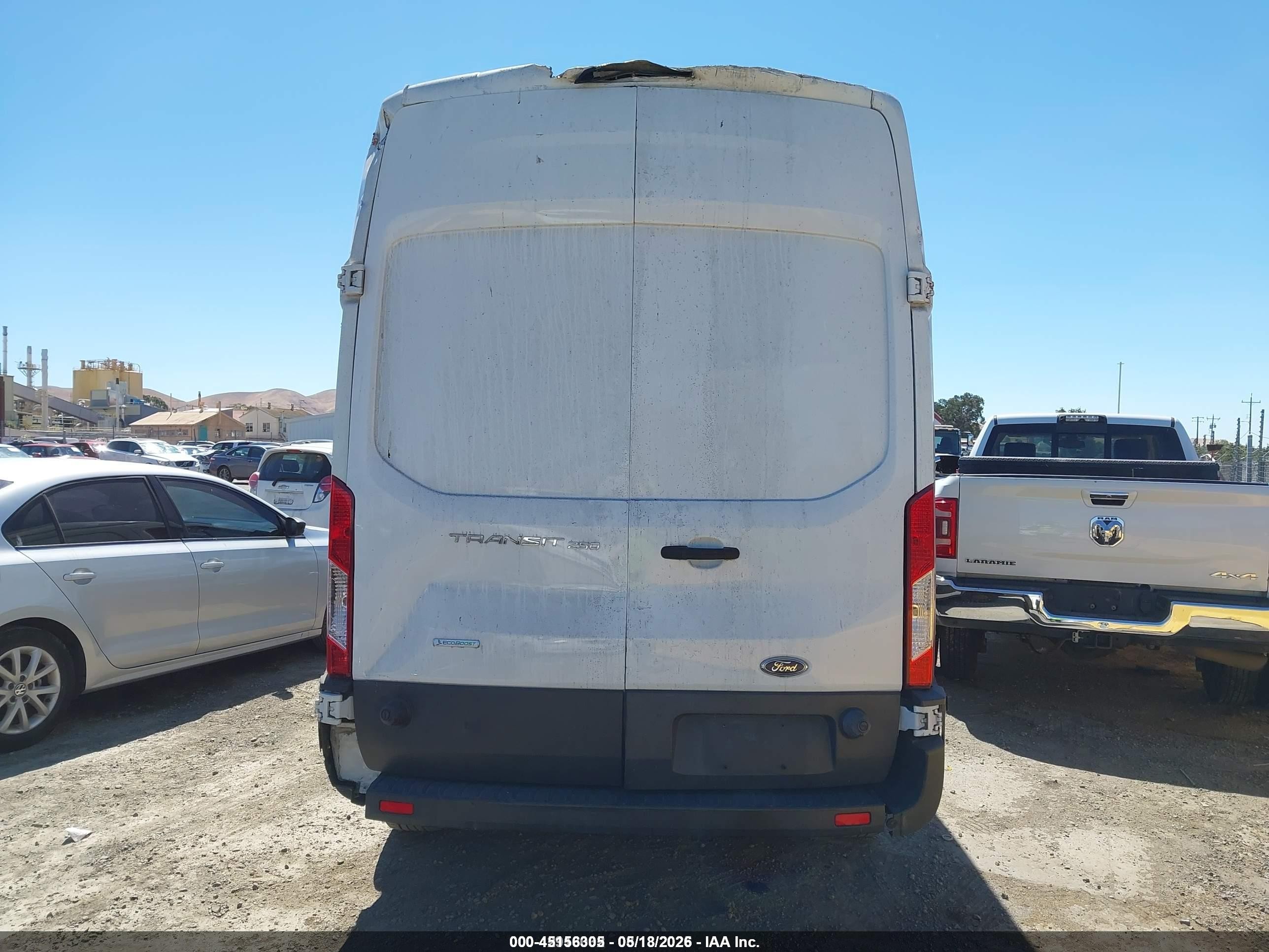 2015 Ford Transit-250   White vin: 1FTNR2XG3FKA94124
