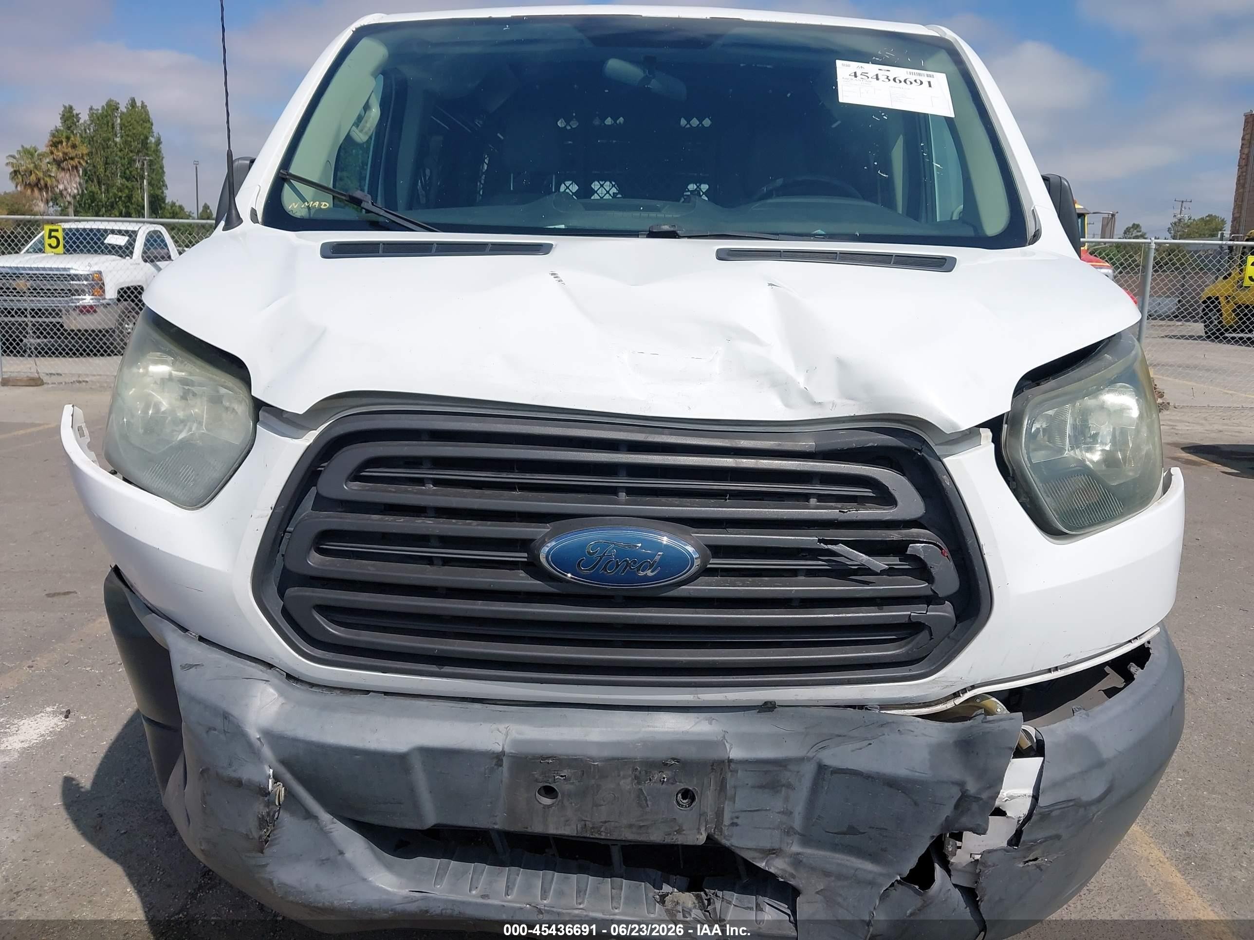 2015 Ford Transit-250   White vin: 1FTNR2YM6FKA41857