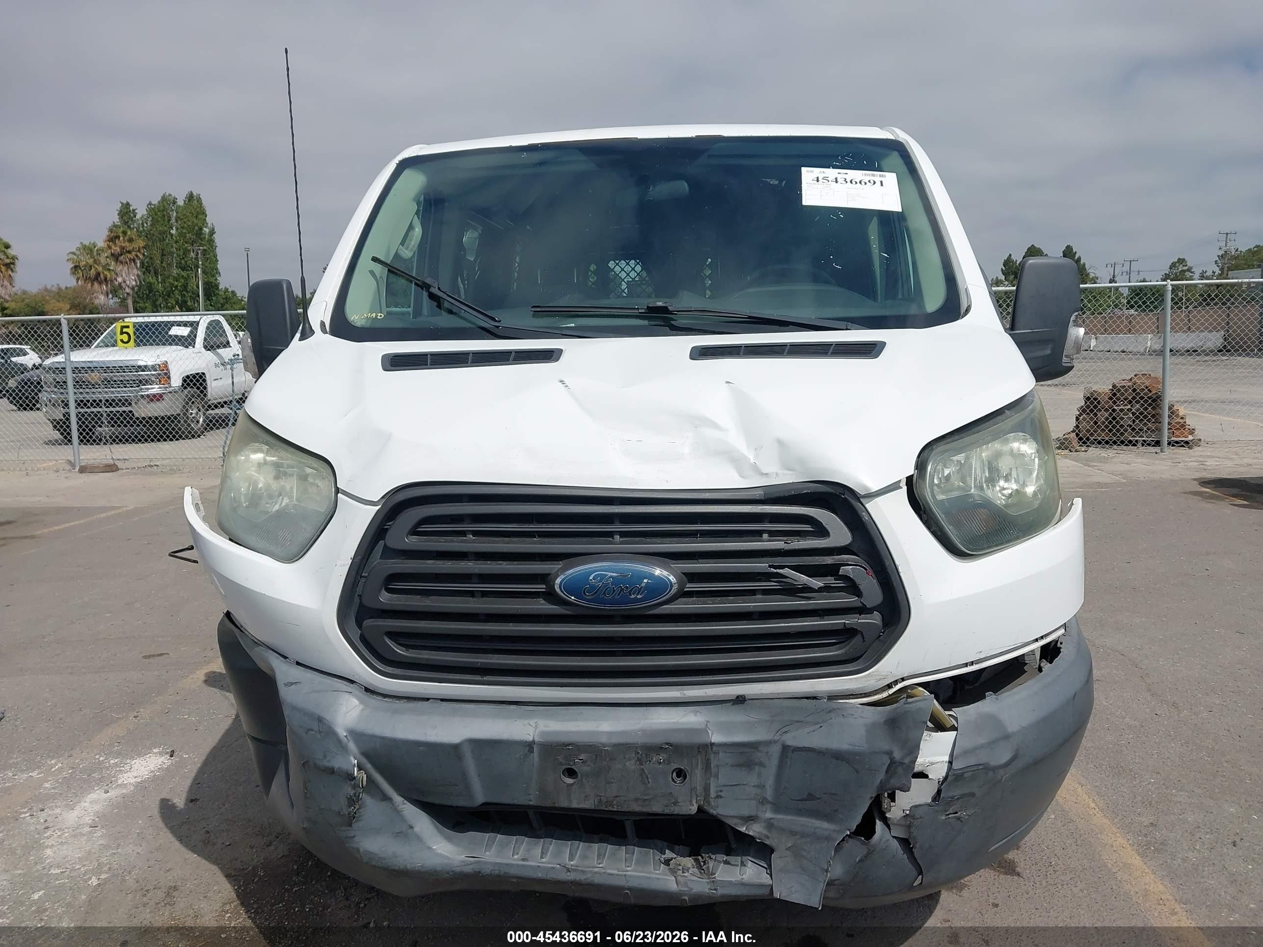 2015 Ford Transit-250   White vin: 1FTNR2YM6FKA41857