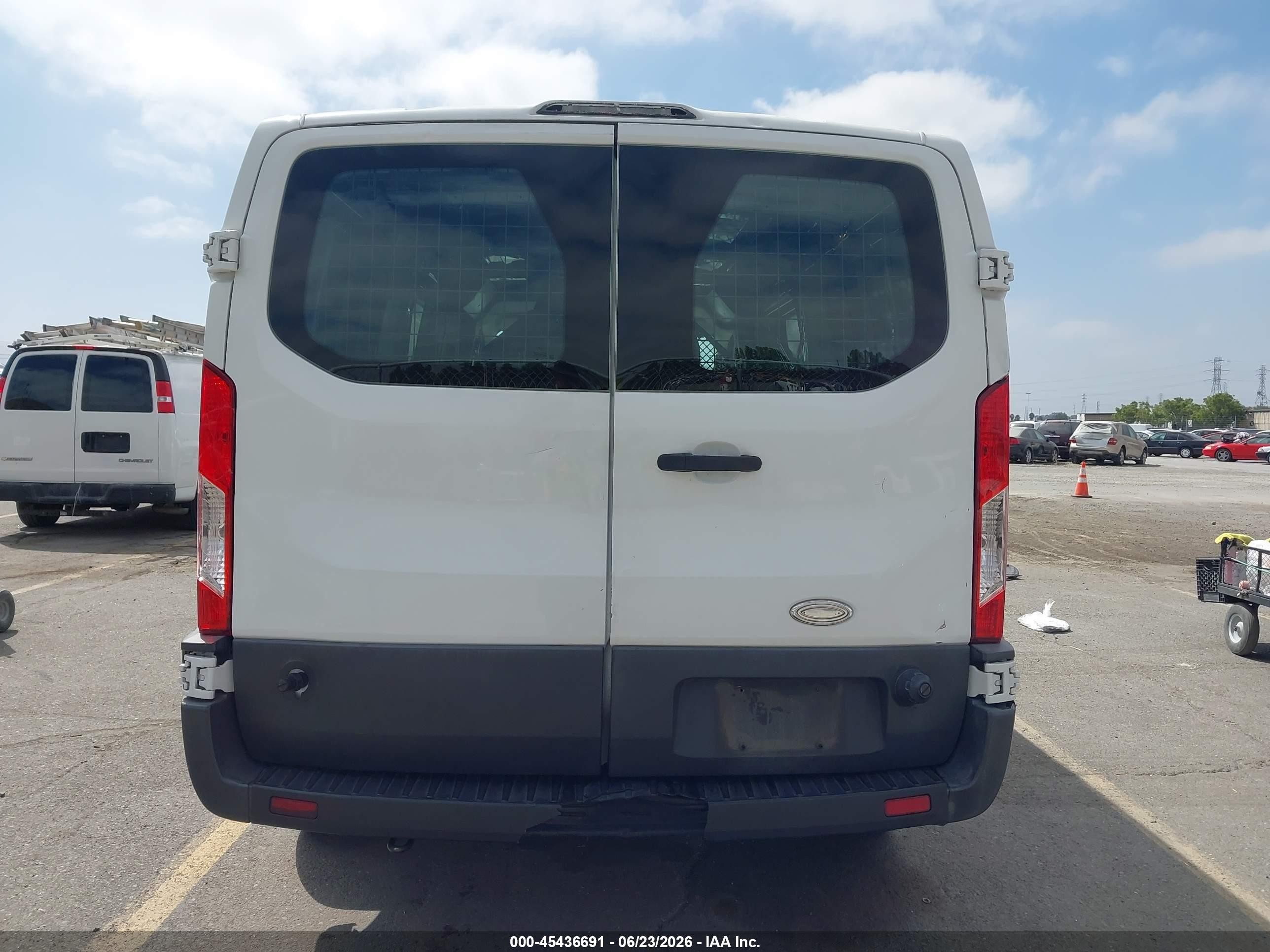 2015 Ford Transit-250   White vin: 1FTNR2YM6FKA41857