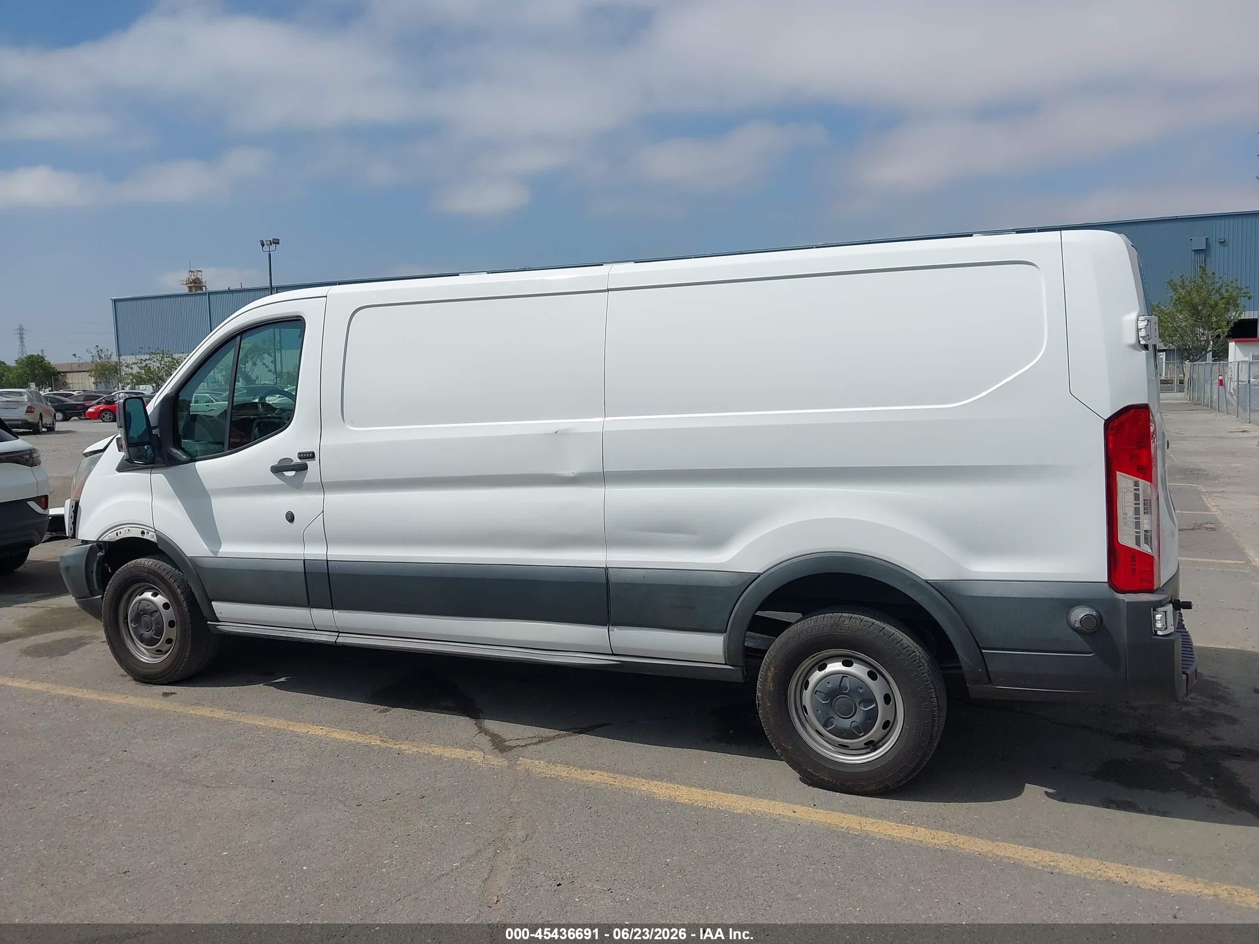 2015 Ford Transit-250   White vin: 1FTNR2YM6FKA41857