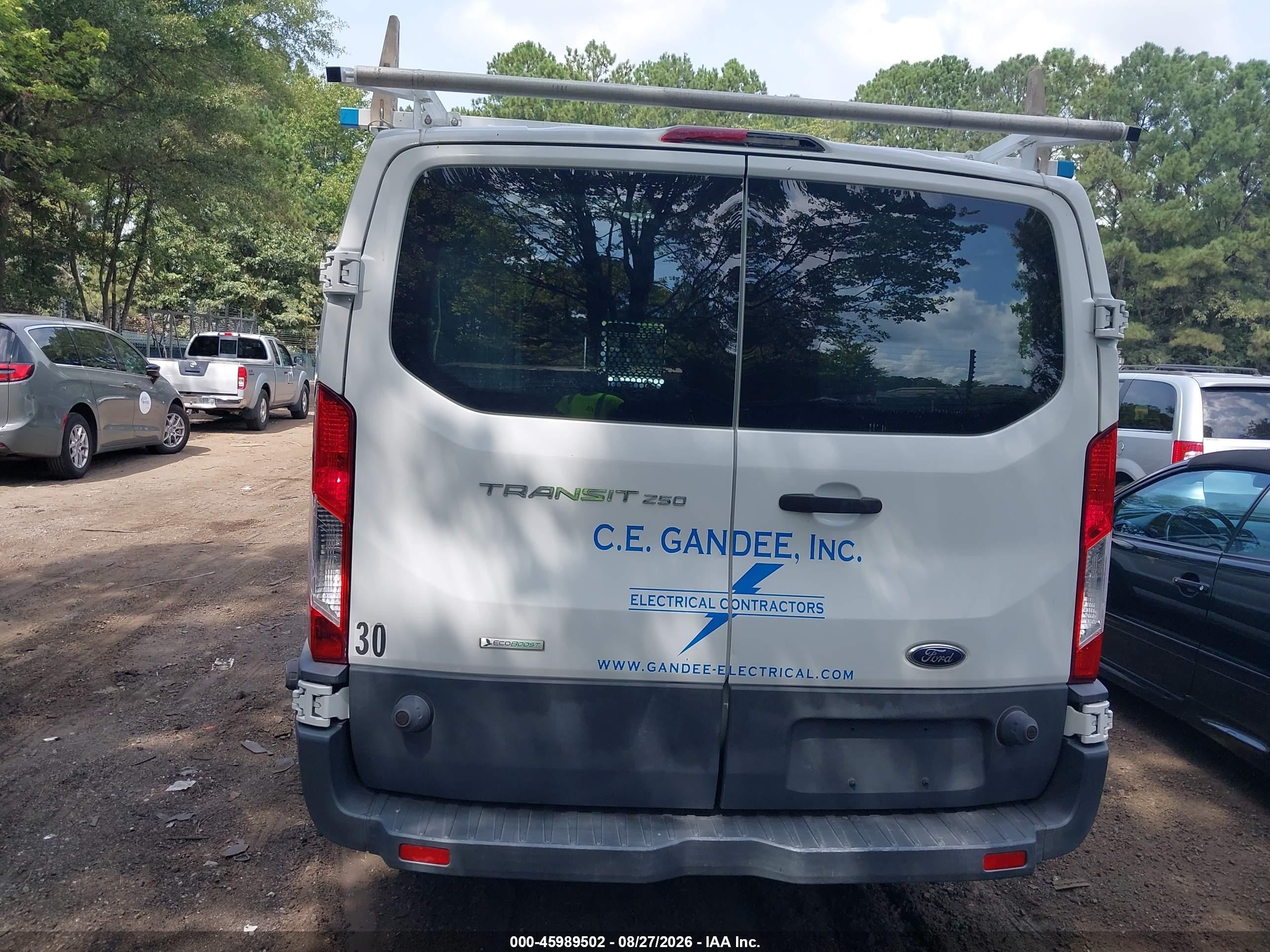 2015 Ford Transit-250   Белый vin: 1FTNR2ZG3FKA93228