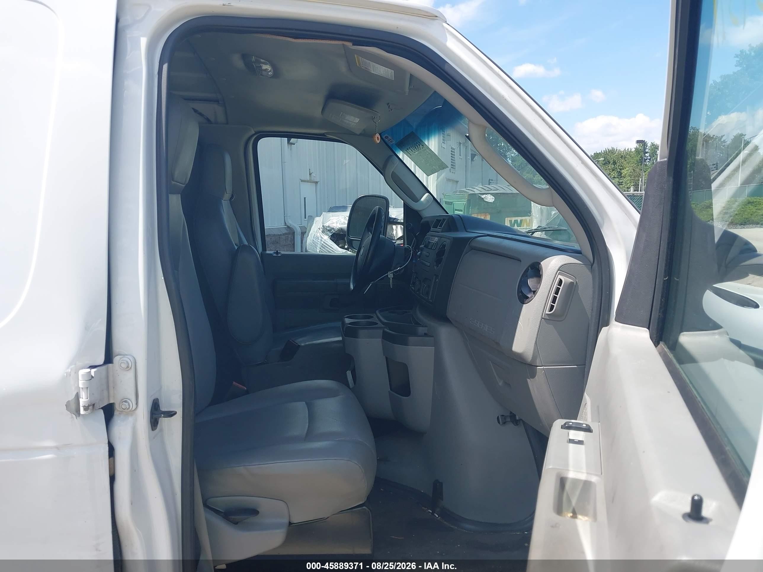 2013 Ford E-150 Commercial White vin: 1FTNS1EW0DDB33651