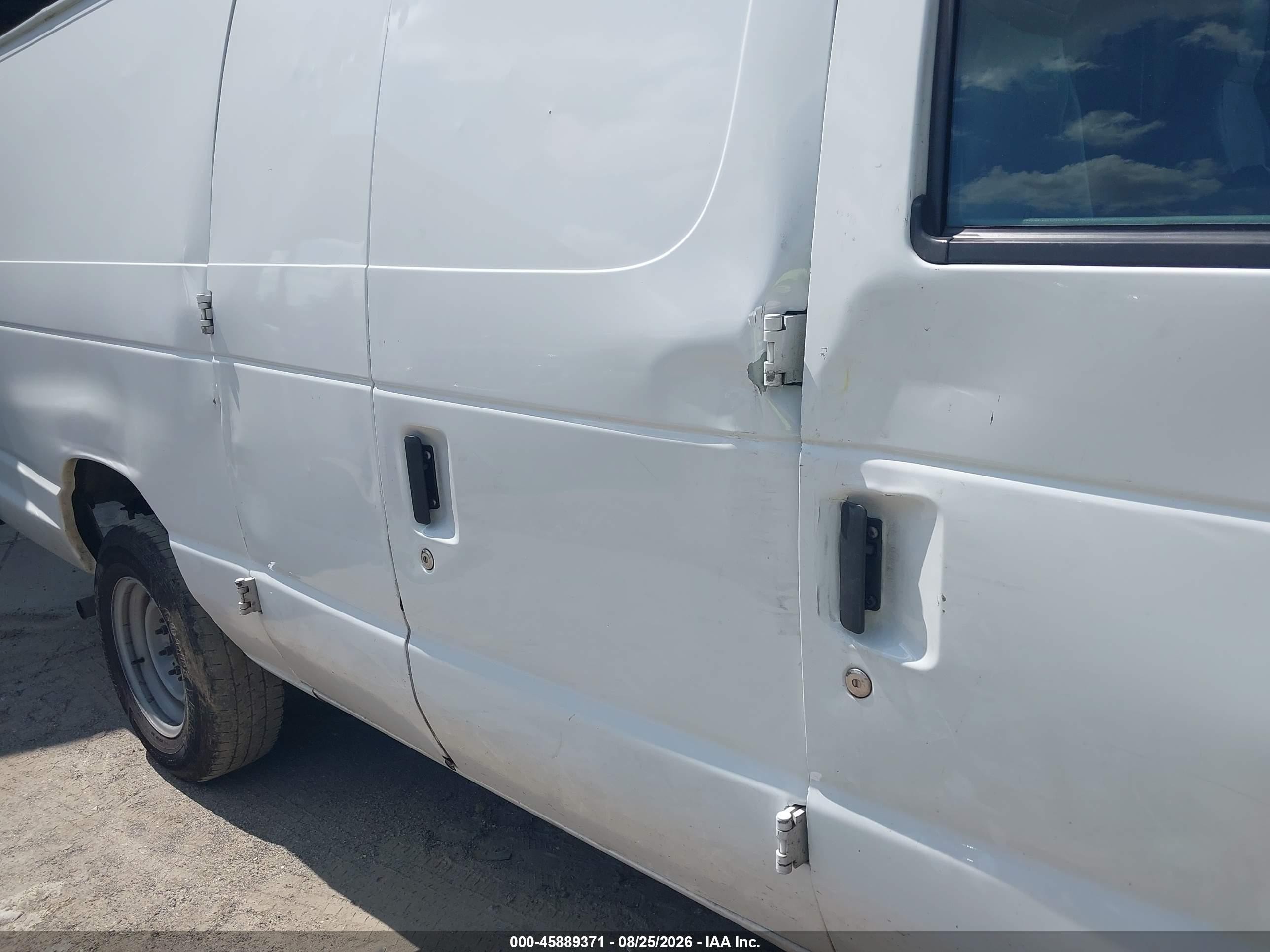 2013 Ford E-150 Commercial White vin: 1FTNS1EW0DDB33651